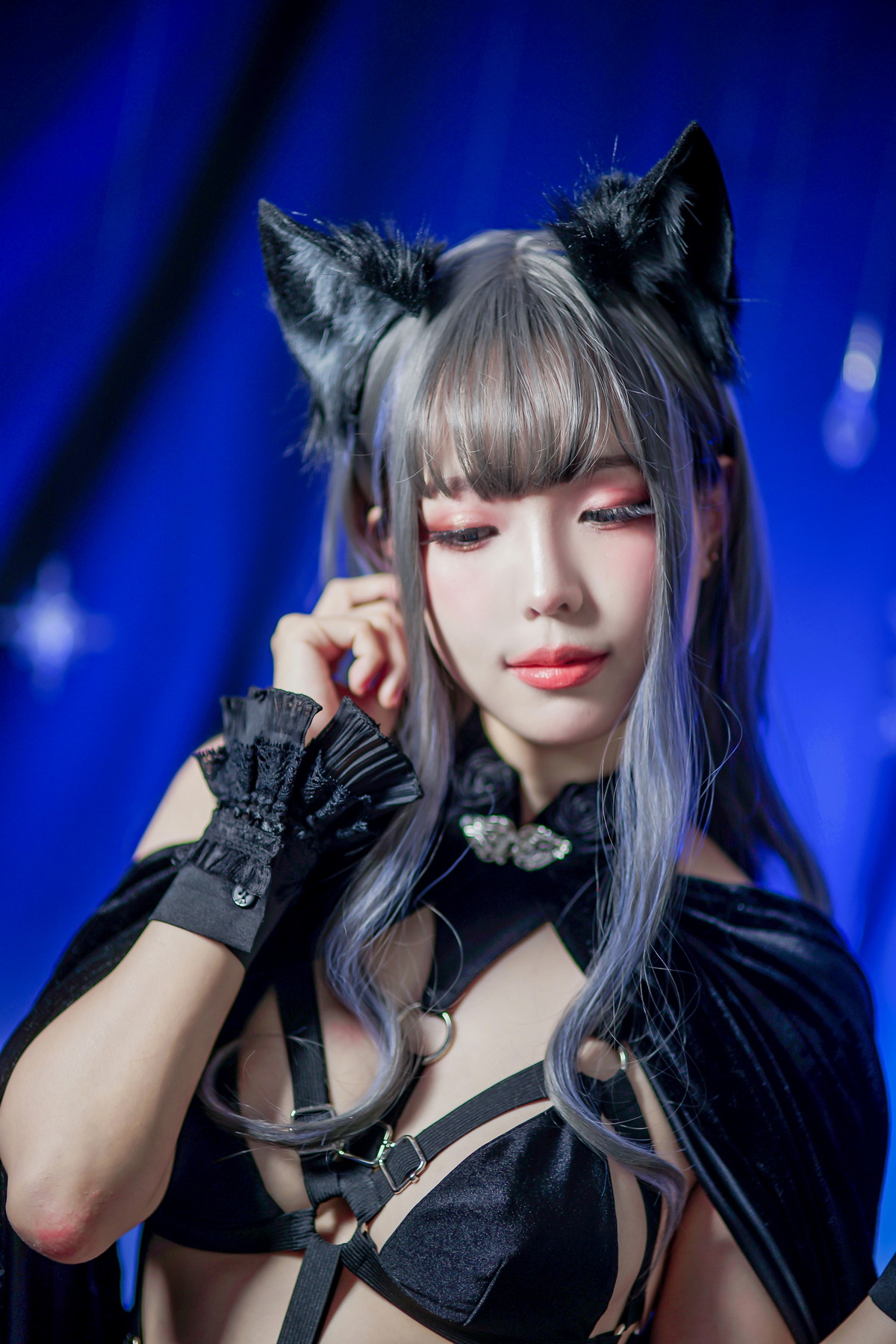 Xgyw.Net_Coser妹子Ely_eee狼暗夜约尔主题黑色披风下性感黑色内衣秀完美身材诱惑写真48P