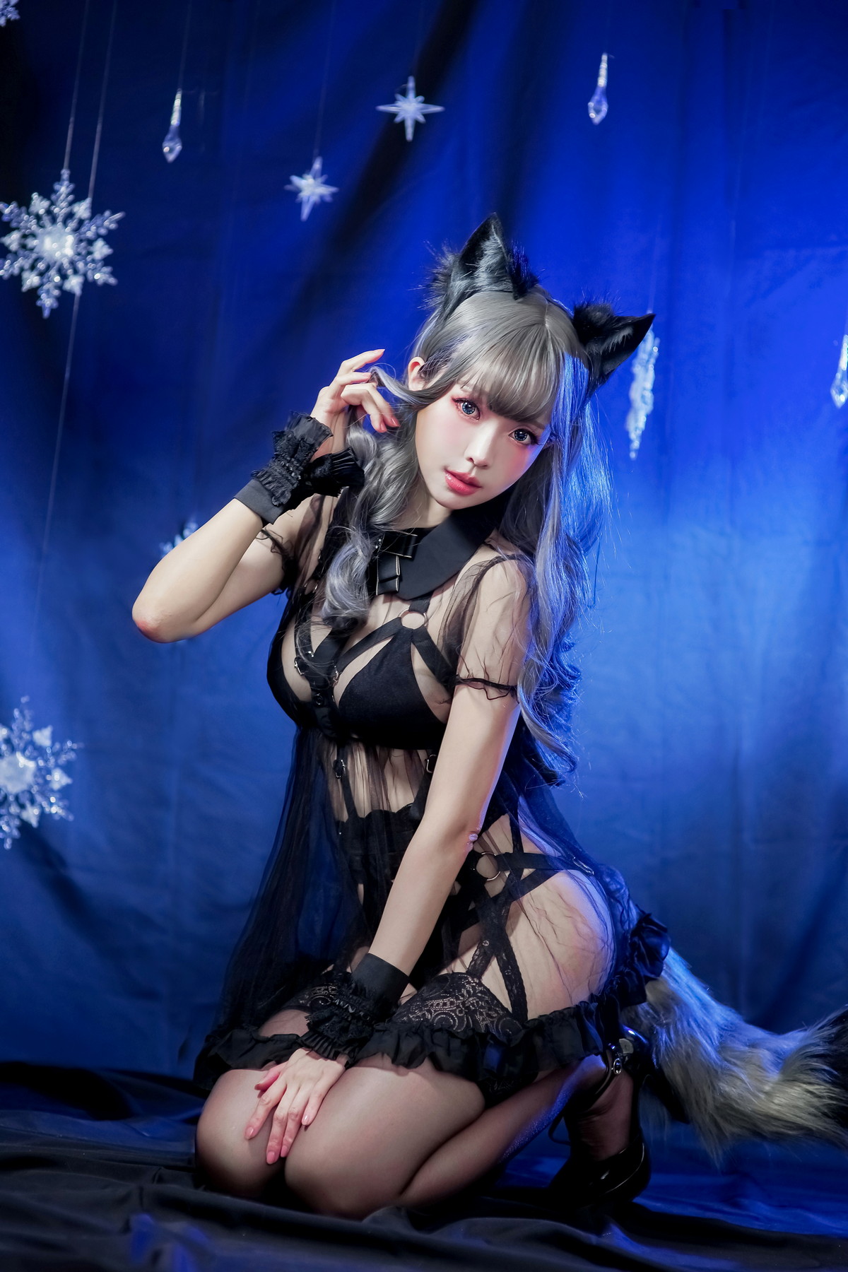 Xgyw.Net_Coser妹子Ely_eee狼暗夜约尔主题黑色披风下性感黑色内衣秀完美身材诱惑写真48P