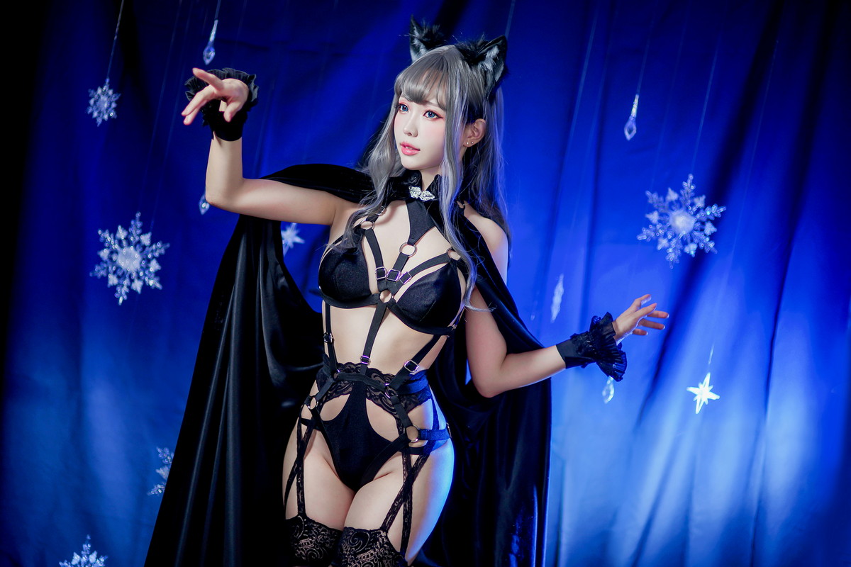 Xgyw.Net_Coser妹子Ely_eee狼暗夜约尔主题黑色披风下性感黑色内衣秀完美身材诱惑写真48P