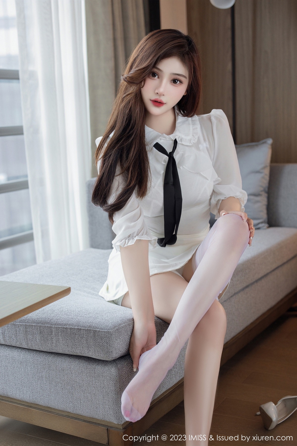 Xgyw.Net_[IMISS爱蜜社]Vol.712_气质女神Lavinia肉肉白色薄纱服饰露蕾丝内衣白丝吊袜诱惑写真44P