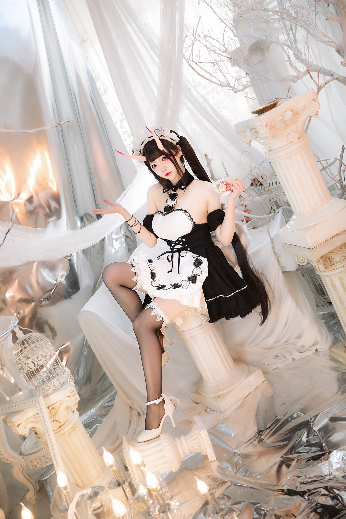 Xgyw.Net_动漫博主雪晴Astra能代女仆主题性感低胸女仆装配黑丝吊袜秀丰满身材诱惑写真60P
