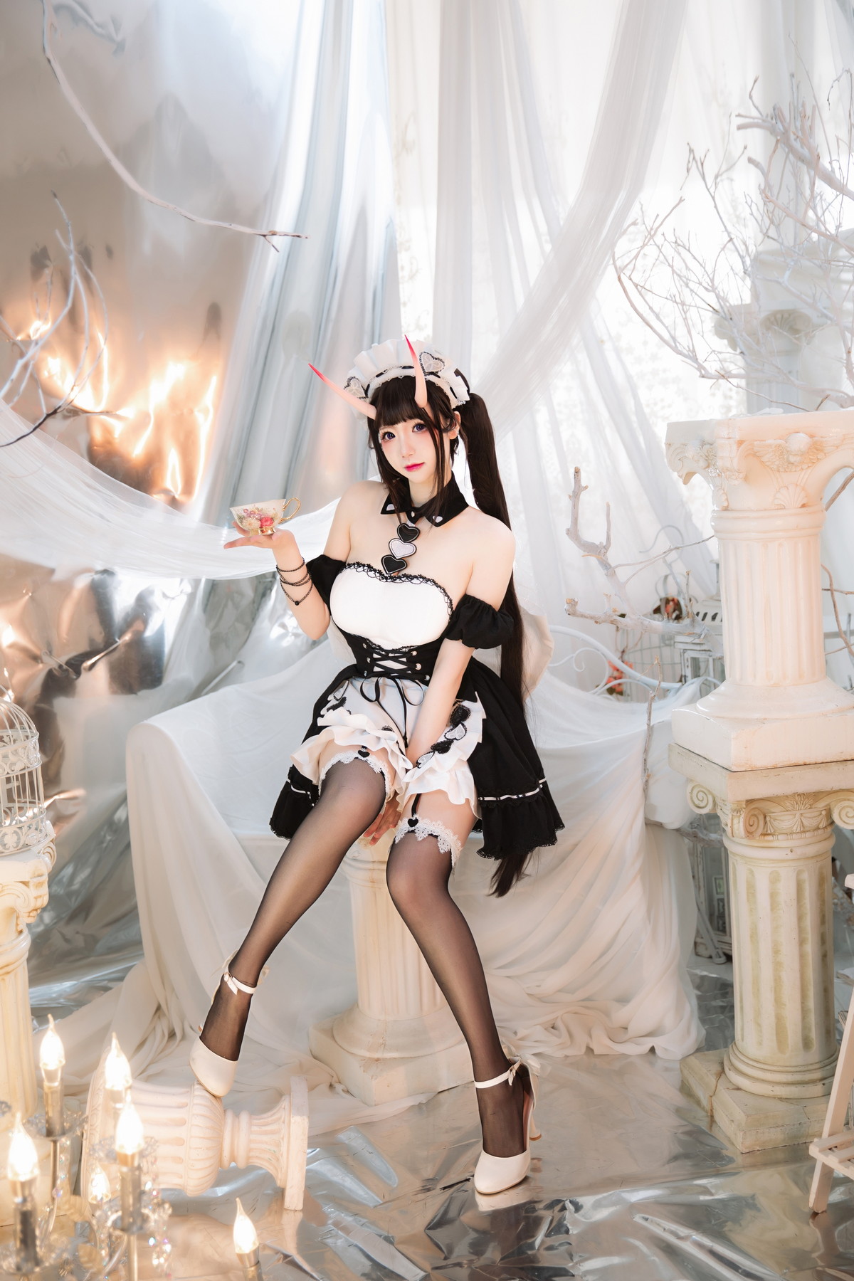 Xgyw.Net_动漫博主雪晴Astra能代女仆主题性感低胸女仆装配黑丝吊袜秀丰满身材诱惑写真60P