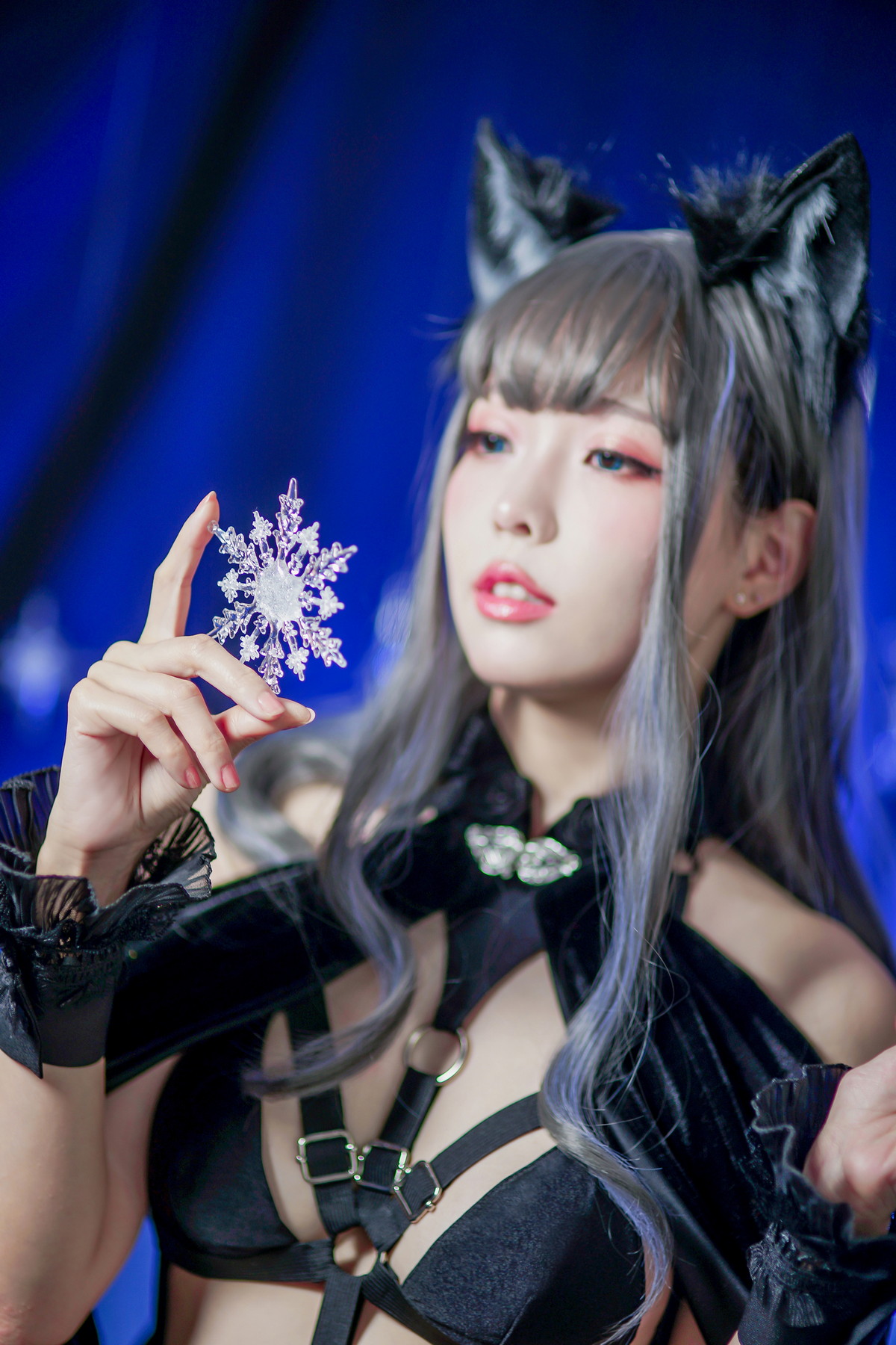 Xgyw.Net_Coser妹子Ely_eee狼暗夜约尔主题黑色披风下性感黑色内衣秀完美身材诱惑写真48P