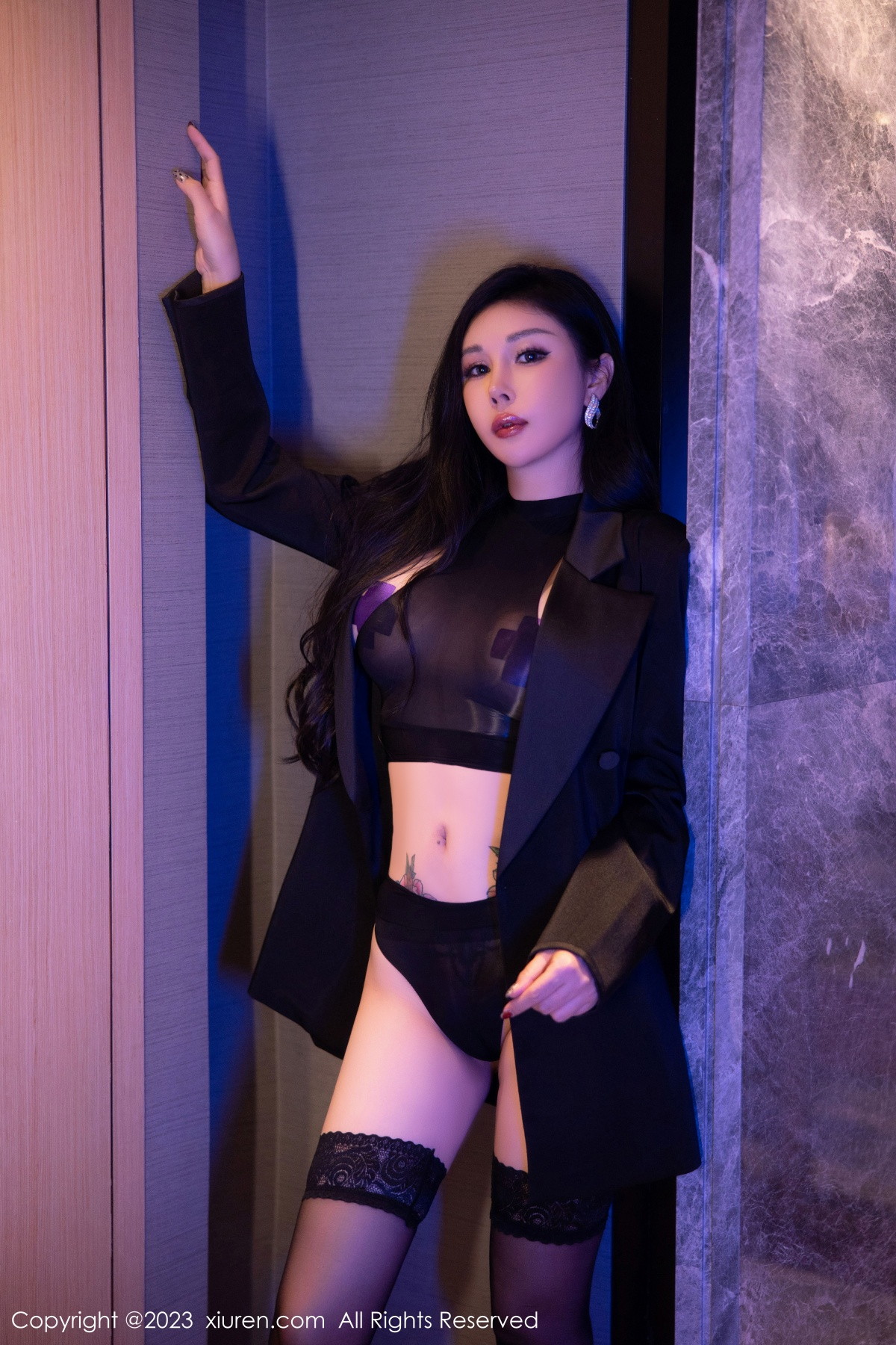 Xgyw.Net_XiuRen第6143期_模特田冰冰私房脱外衣露性感黑色情趣服饰秀豪乳遮点诱惑写真74P