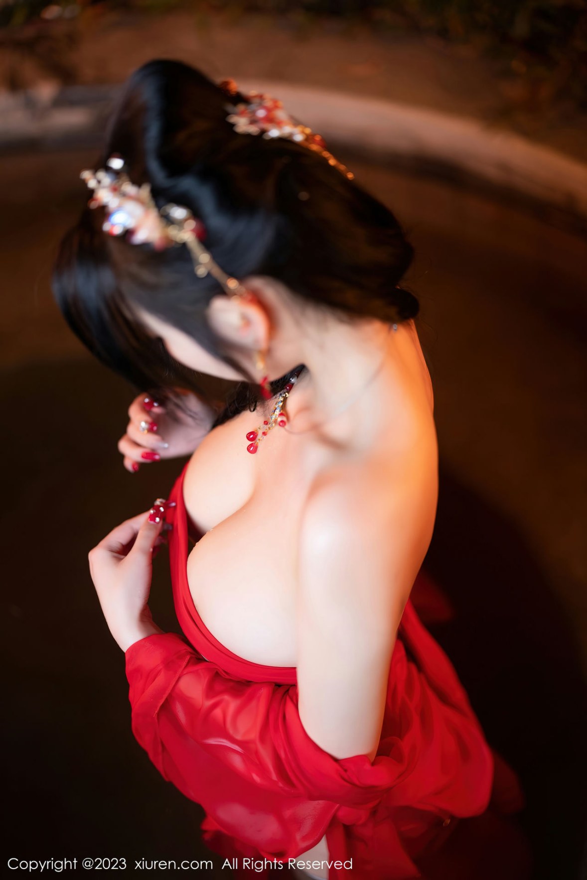 Xgyw.Net_XiuRen第6149期_女神杨晨晨Yome温泉性感半透红色丝绸秀丰满身材惹火诱惑写真88P