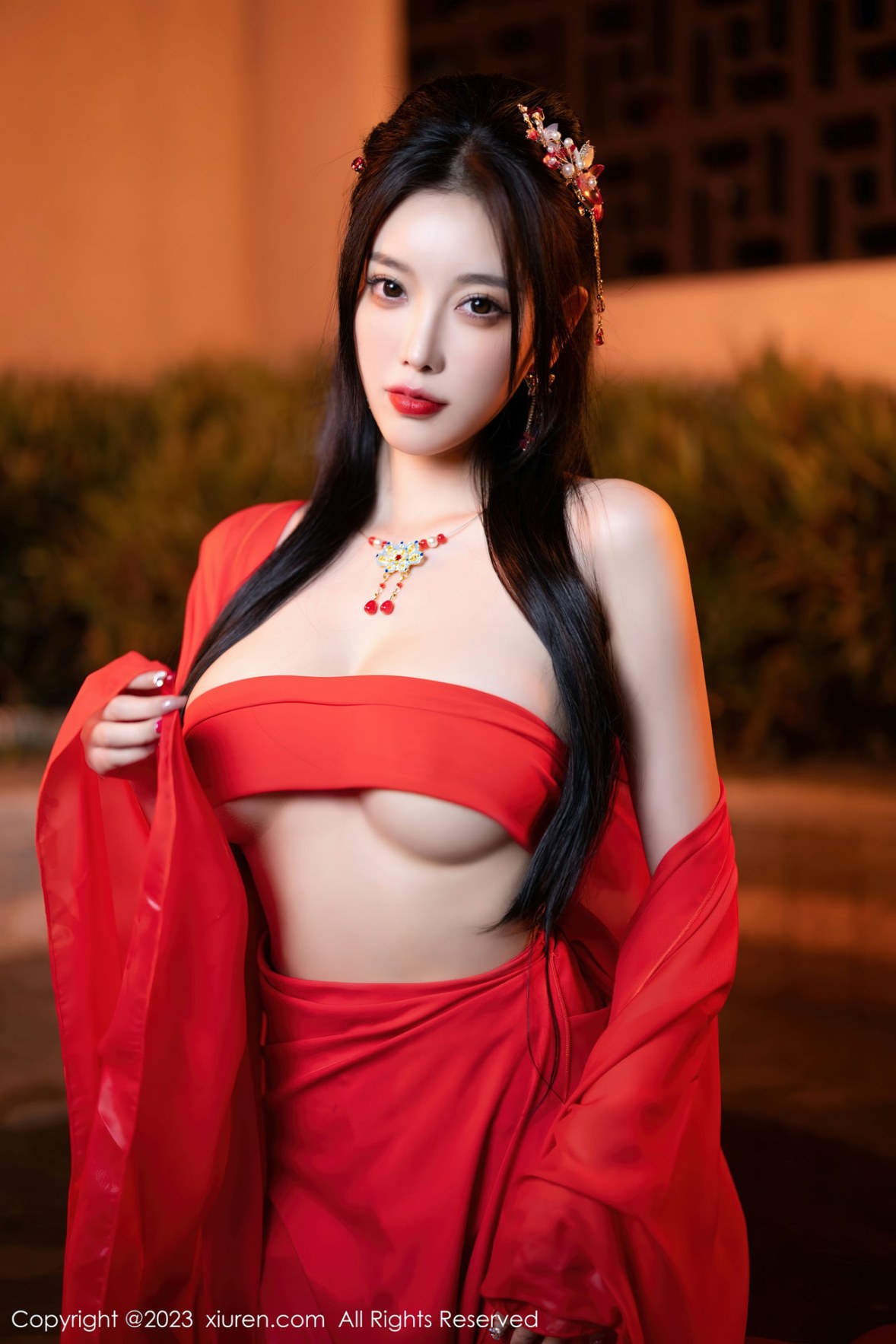 Xgyw.Net_XiuRen第6149期_女神杨晨晨Yome温泉性感半透红色丝绸秀丰满身材惹火诱惑写真88P