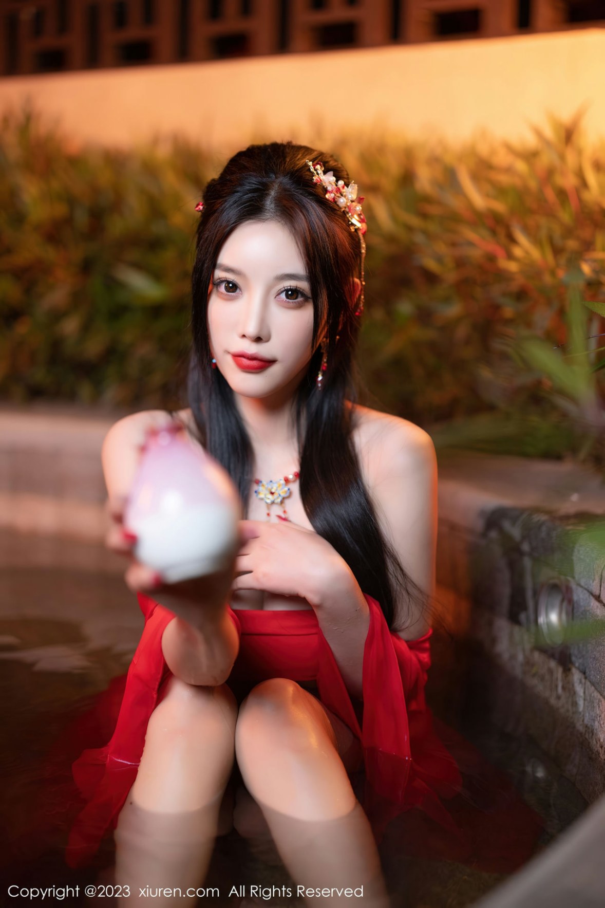 Xgyw.Net_XiuRen第6149期_女神杨晨晨Yome温泉性感半透红色丝绸秀丰满身材惹火诱惑写真88P