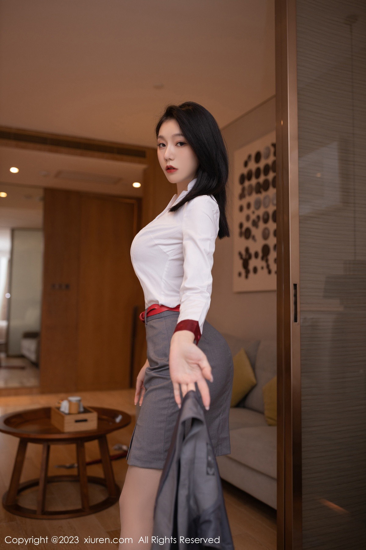 Xgyw.Net_XiuRen第6148期_模特安然anran空姐角色扮演脱制服露红色蕾丝内衣惹火诱惑写真82P