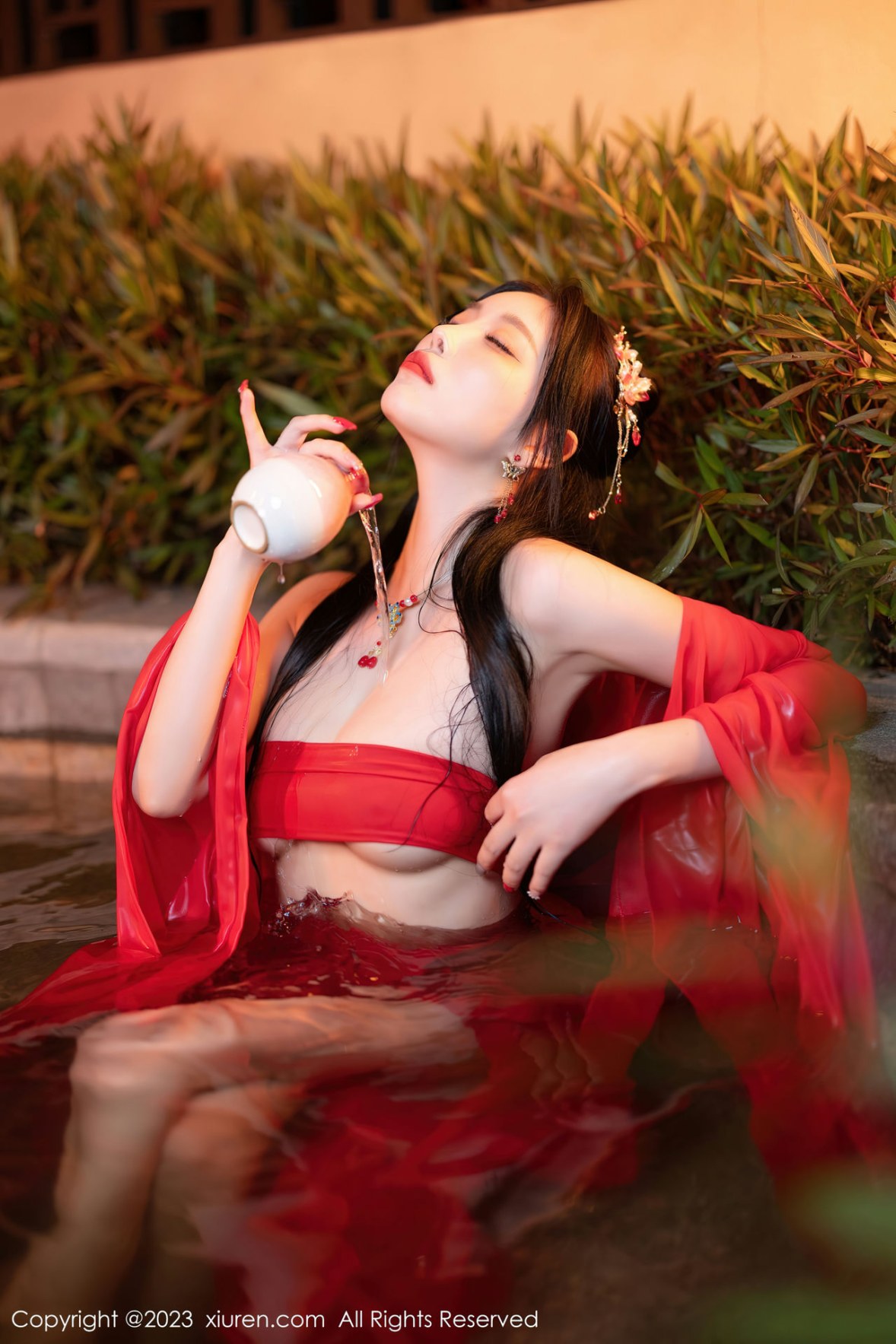 Xgyw.Net_XiuRen第6149期_女神杨晨晨Yome温泉性感半透红色丝绸秀丰满身材惹火诱惑写真88P