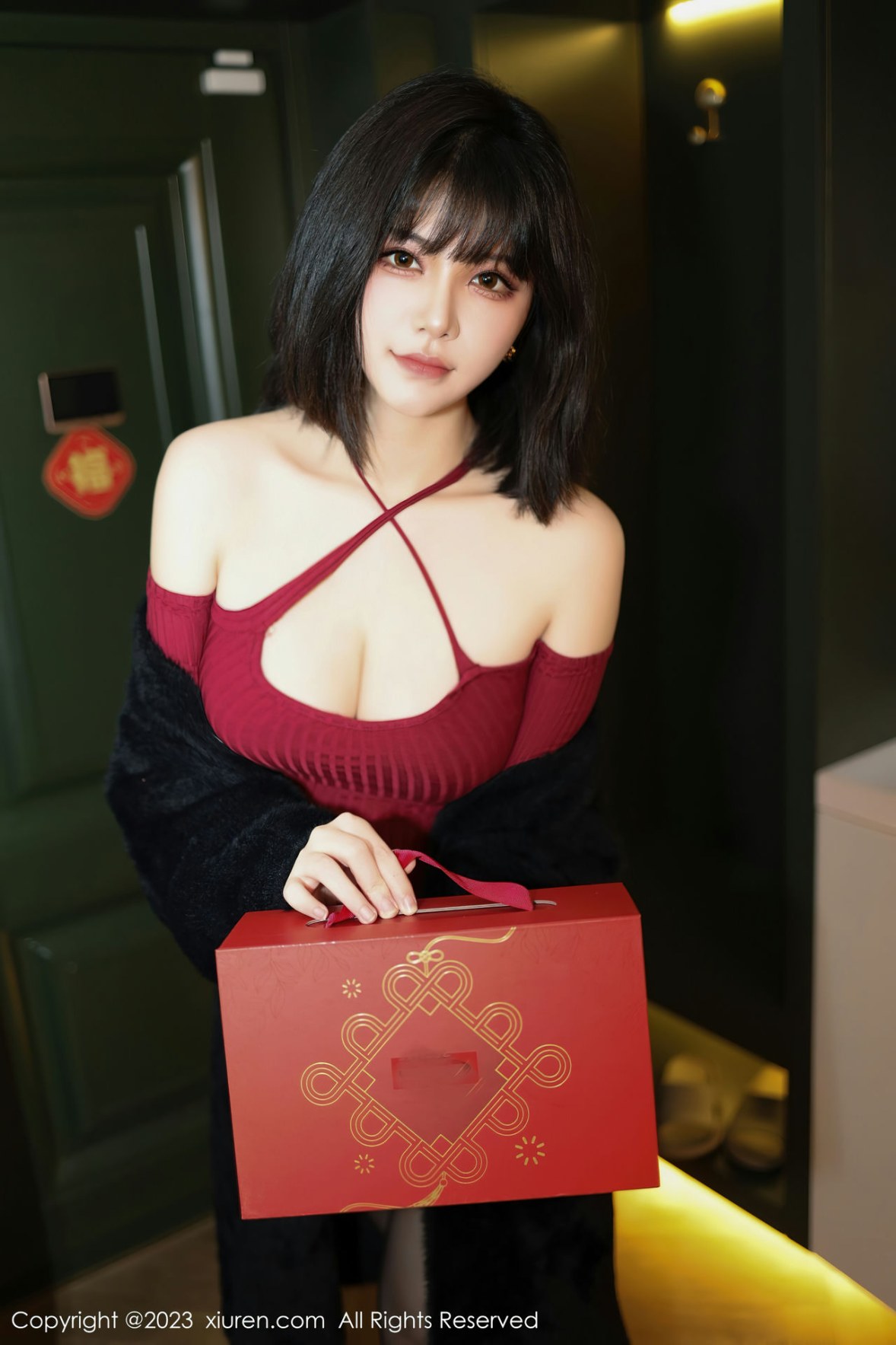 Xgyw.Net_XiuRen第6144期_模特桃桃子红色收身连衣短露黑色蕾丝内衣秀曼妙身姿诱惑写真81P