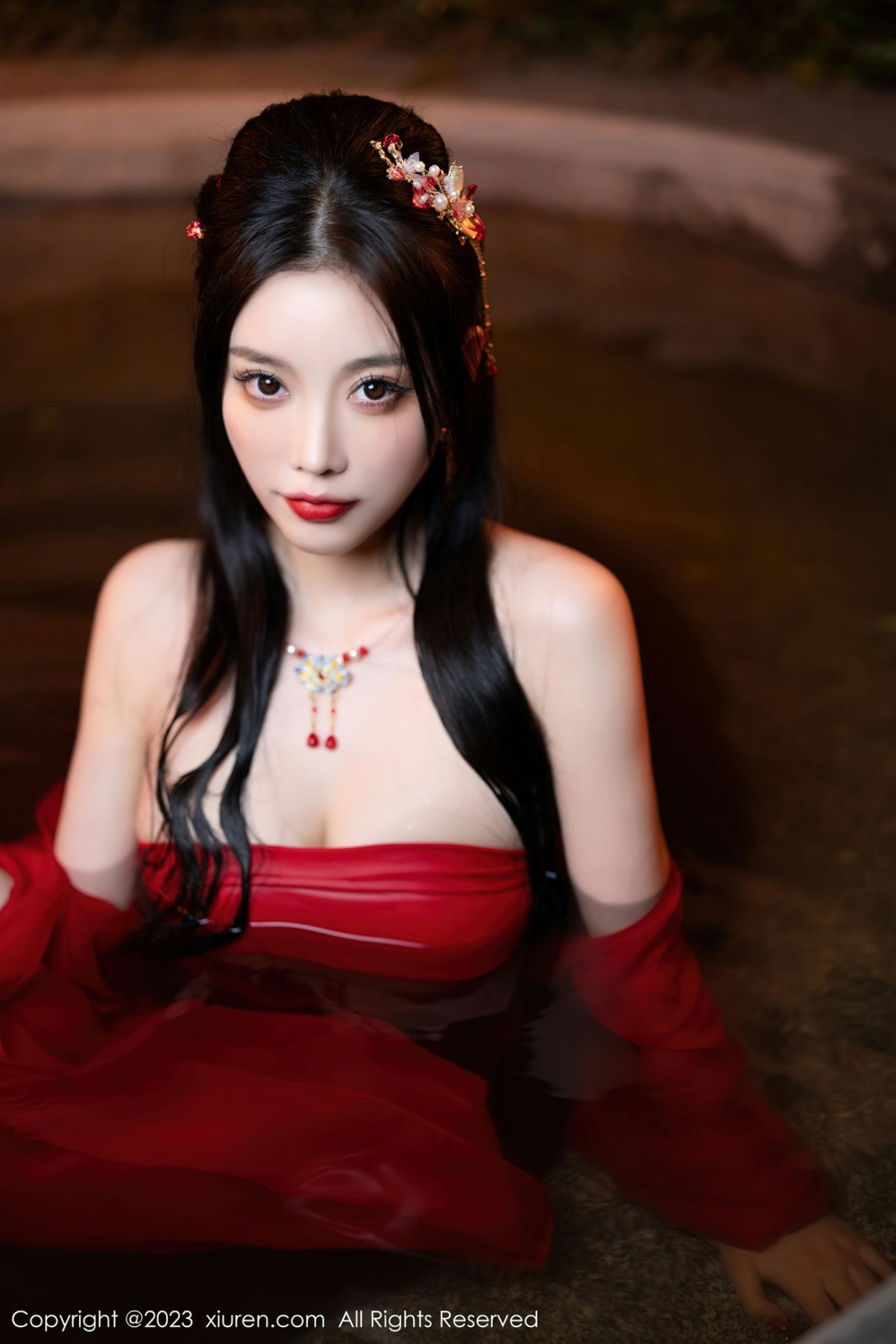 Xgyw.Net_XiuRen第6149期_女神杨晨晨Yome温泉性感半透红色丝绸秀丰满身材惹火诱惑写真88P