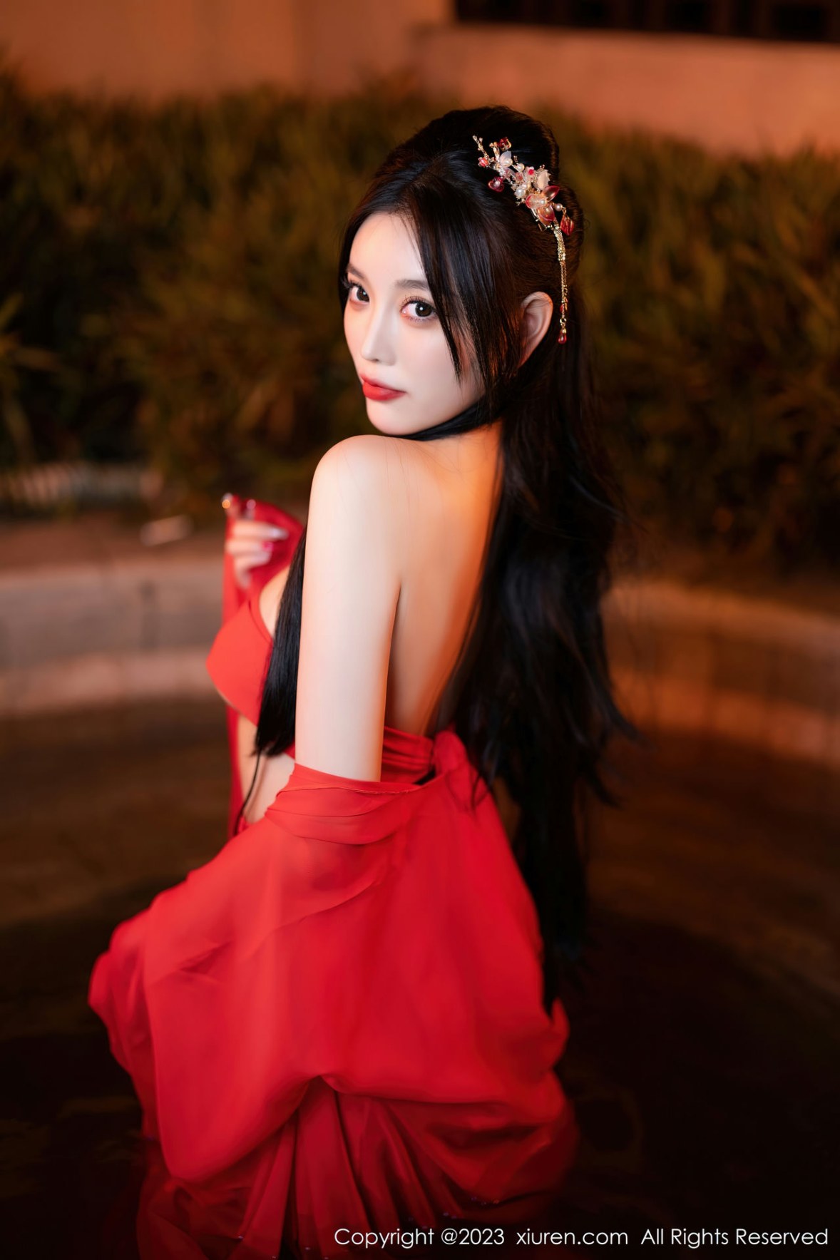 Xgyw.Net_XiuRen第6149期_女神杨晨晨Yome温泉性感半透红色丝绸秀丰满身材惹火诱惑写真88P