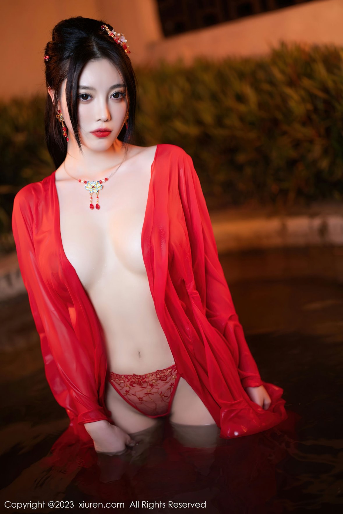Xgyw.Net_XiuRen第6149期_女神杨晨晨Yome温泉性感半透红色丝绸秀丰满身材惹火诱惑写真88P
