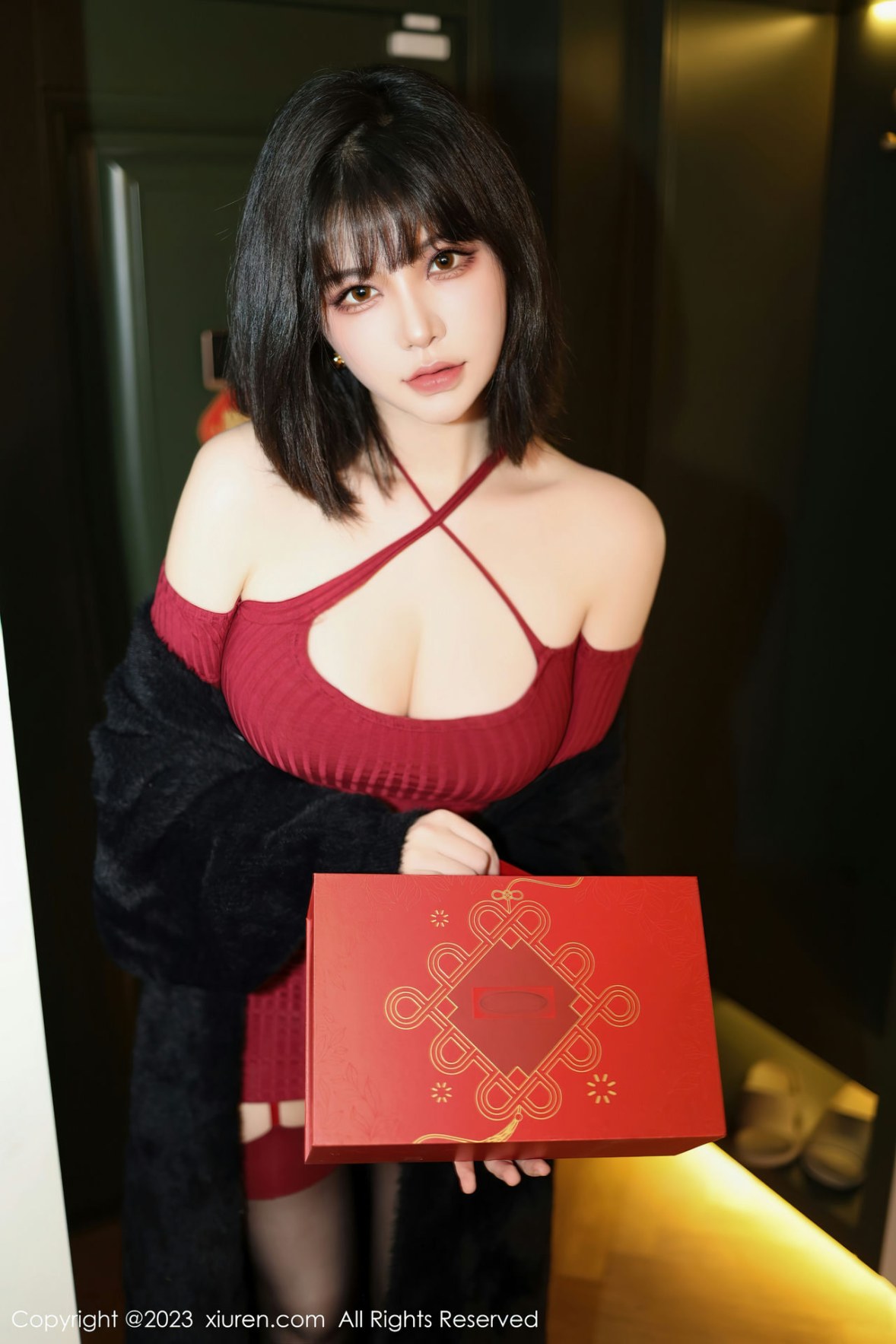 Xgyw.Net_XiuRen第6144期_模特桃桃子红色收身连衣短露黑色蕾丝内衣秀曼妙身姿诱惑写真81P
