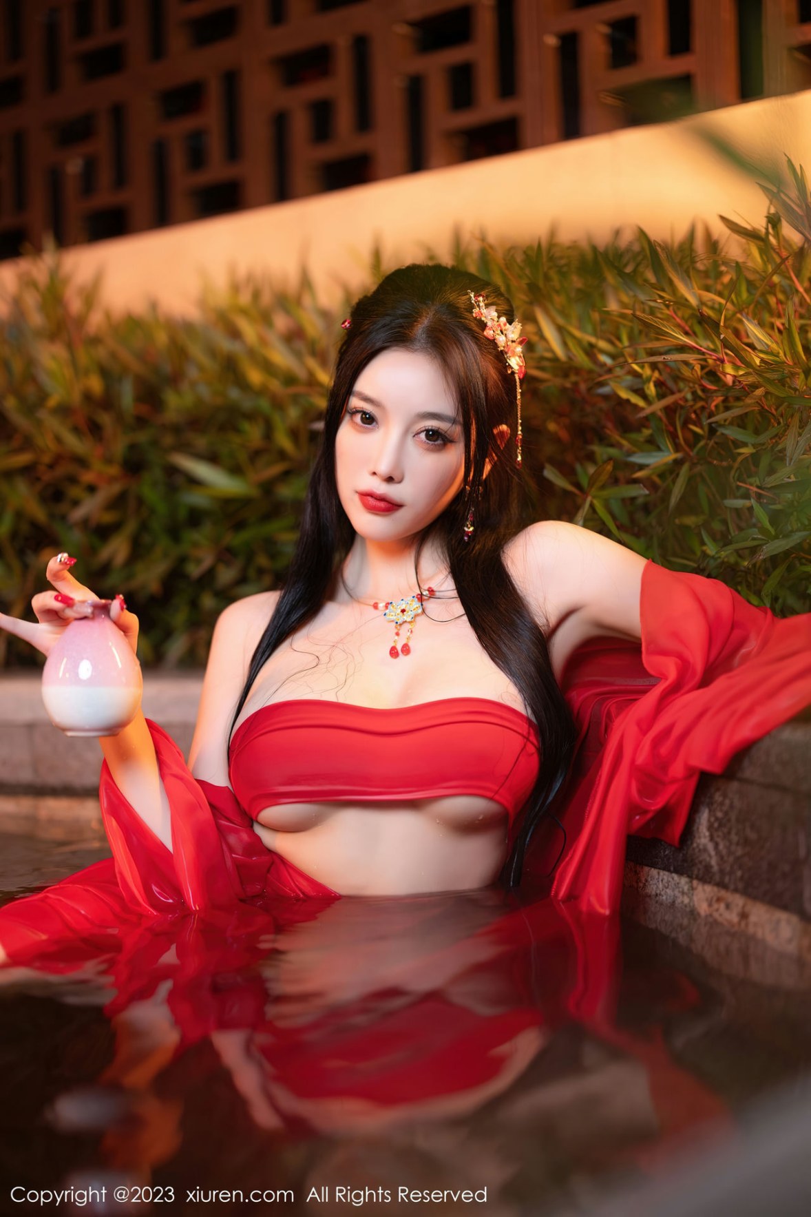 Xgyw.Net_XiuRen第6149期_女神杨晨晨Yome温泉性感半透红色丝绸秀丰满身材惹火诱惑写真88P