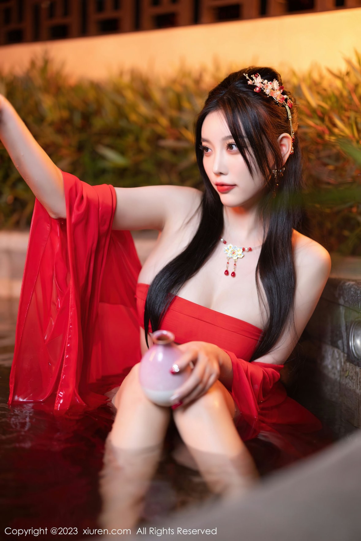 Xgyw.Net_XiuRen第6149期_女神杨晨晨Yome温泉性感半透红色丝绸秀丰满身材惹火诱惑写真88P