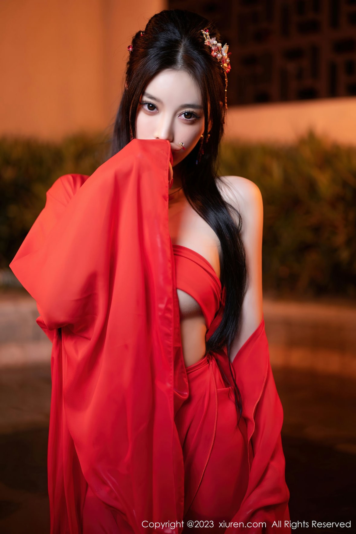 Xgyw.Net_XiuRen第6149期_女神杨晨晨Yome温泉性感半透红色丝绸秀丰满身材惹火诱惑写真88P