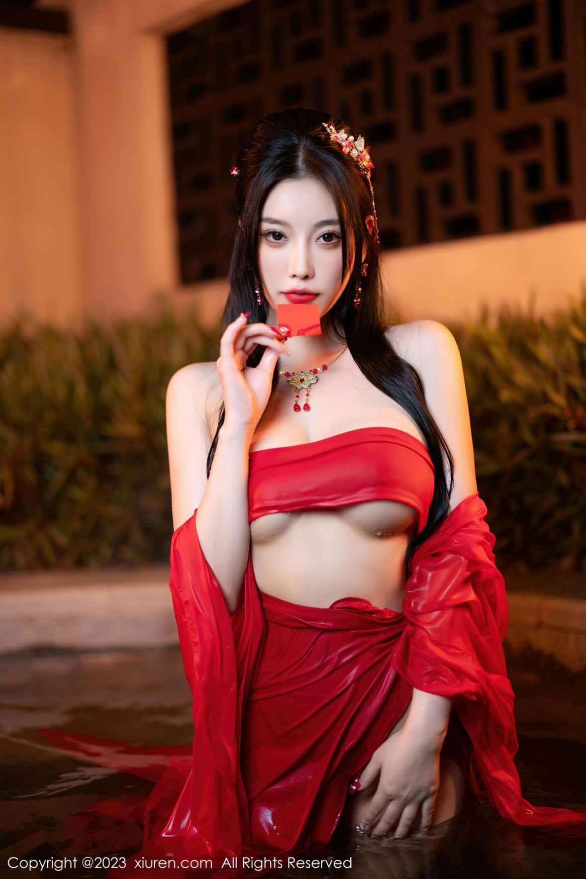 Xgyw.Net_XiuRen第6149期_女神杨晨晨Yome温泉性感半透红色丝绸秀丰满身材惹火诱惑写真88P