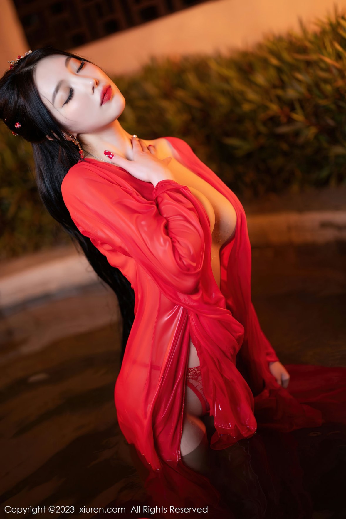 Xgyw.Net_XiuRen第6149期_女神杨晨晨Yome温泉性感半透红色丝绸秀丰满身材惹火诱惑写真88P