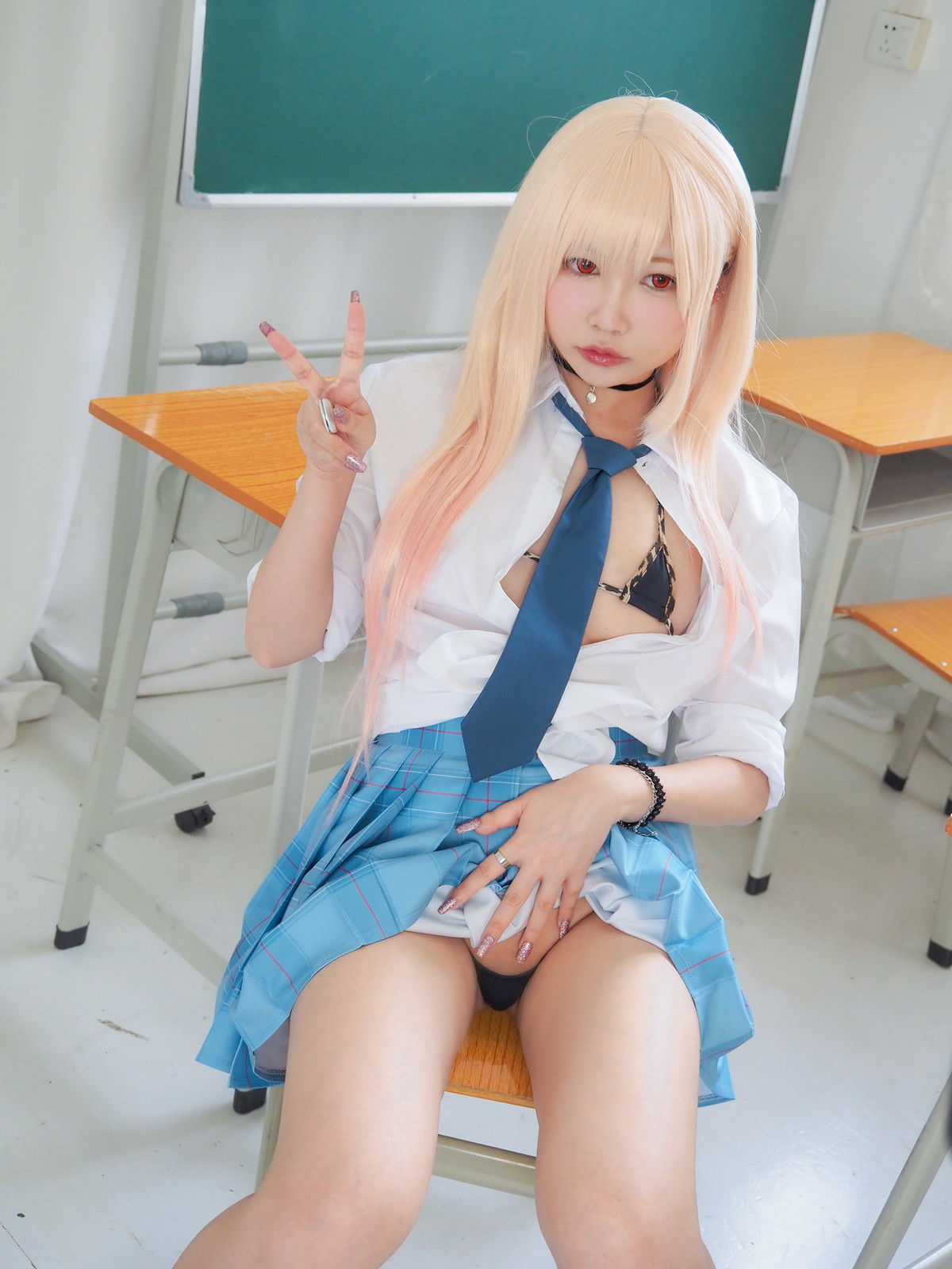Xgyw.Net_网络美女铭铭Kizami-JK学妹主题教室里脱性感短裙露丁字裤秀翘臀撩人诱惑写真124P