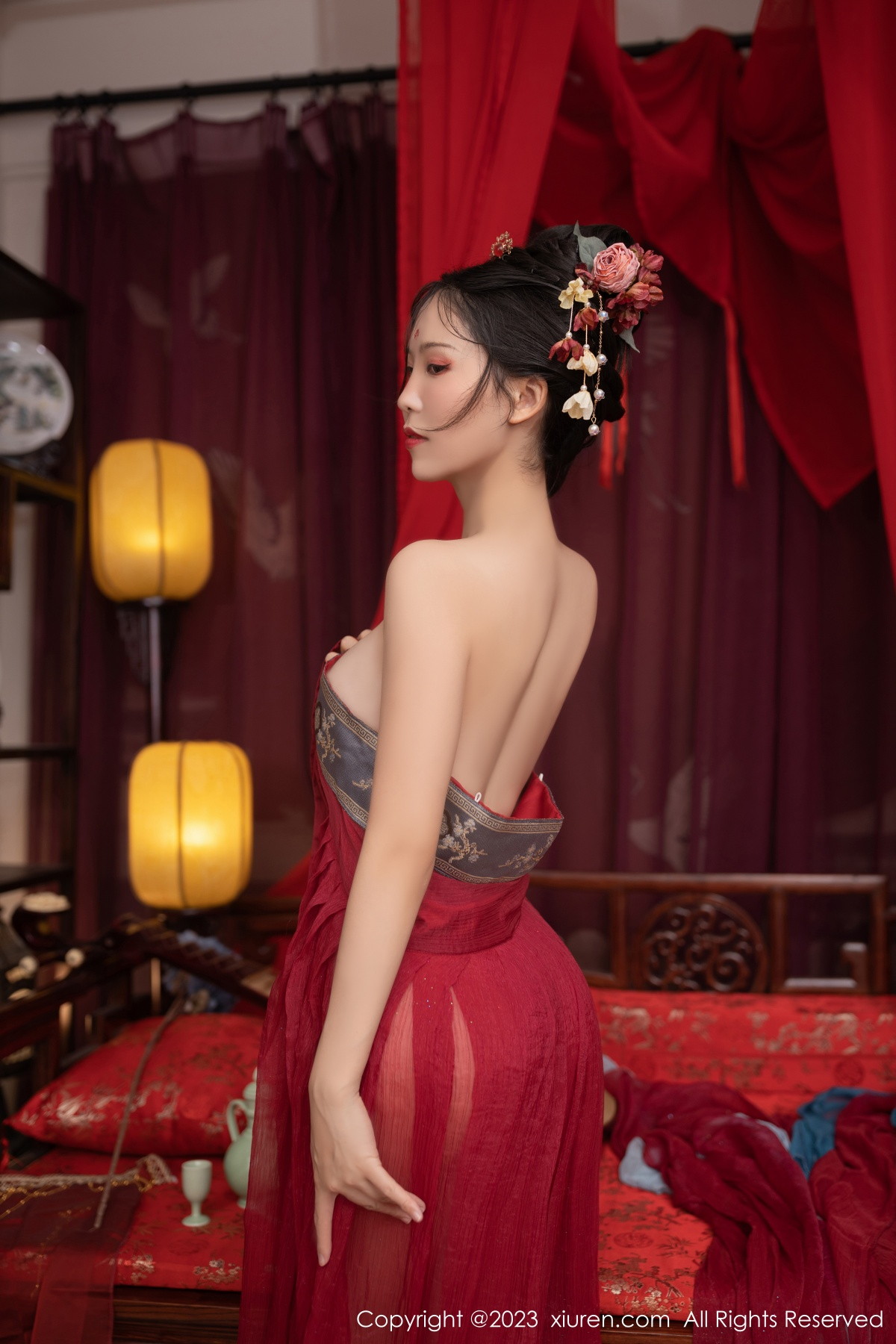 Xgyw.Net_XiuRen第6154期_模特利世歌姬角色扮演性感红色古装服低胸秀完美身材诱惑写真71P