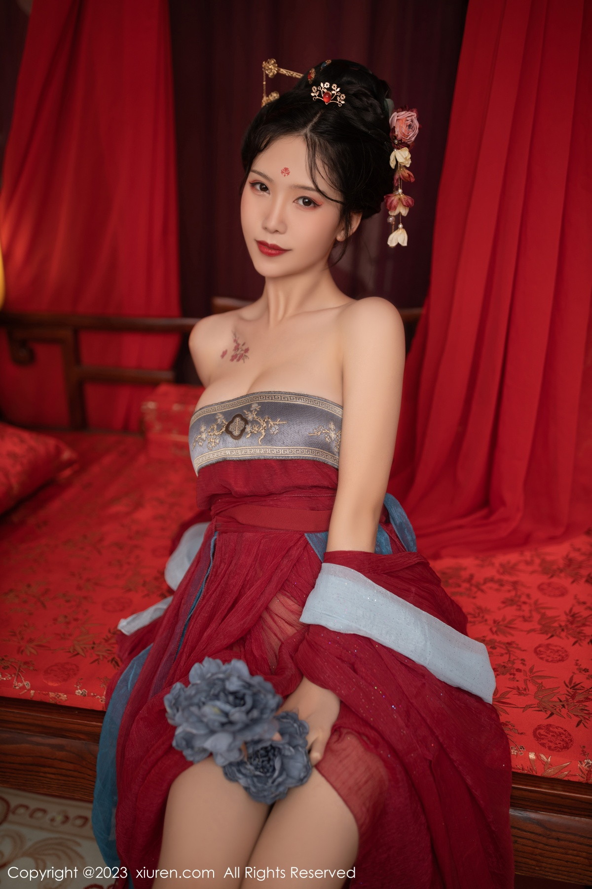 Xgyw.Net_XiuRen第6154期_模特利世歌姬角色扮演性感红色古装服低胸秀完美身材诱惑写真71P