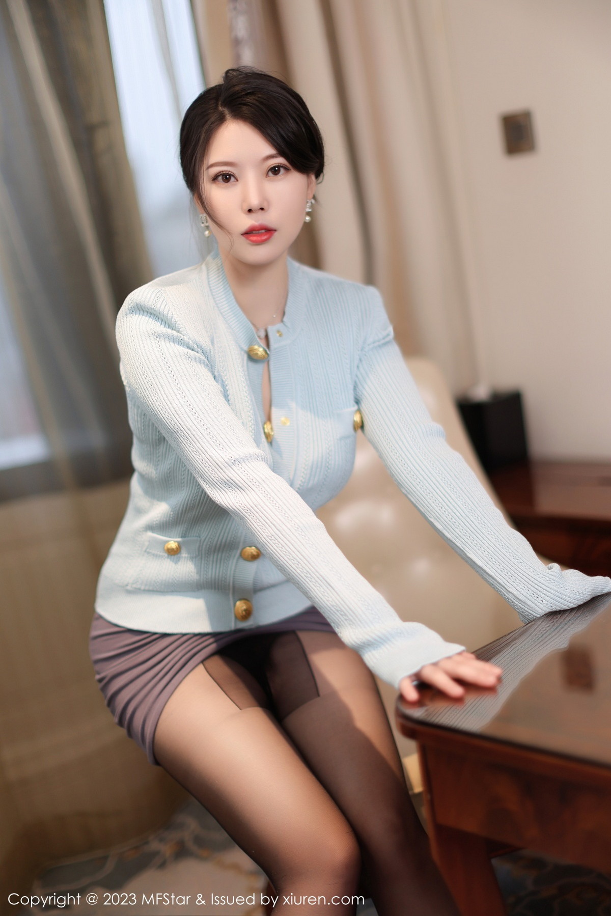 Xgyw.Net_[MFStar模范学院]Vol.582_模特白茹雪阳朔旅拍性感淡蓝上衣配灰短裙露黑色内衣诱惑写真60P