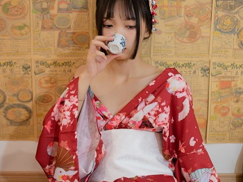 网络青春美女萌量守恒日式和风主题私人亚洲风性感和服半脱露白皙肌肤迷人写真32P