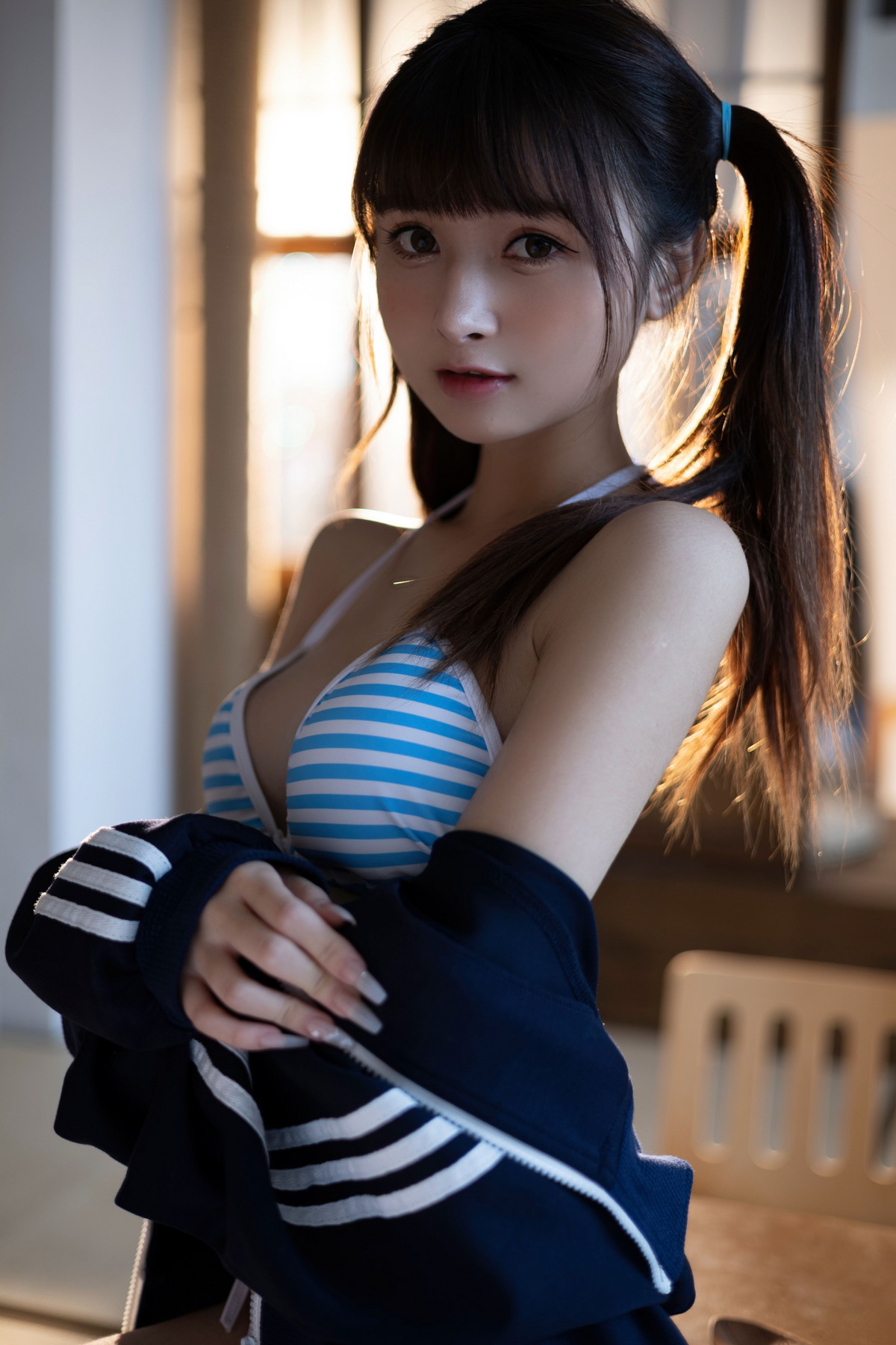 Xgyw.Net_Coser美女河豚抚子夏日比基尼主题居家私房脱运动外衣露性感比基尼迷人写真28P