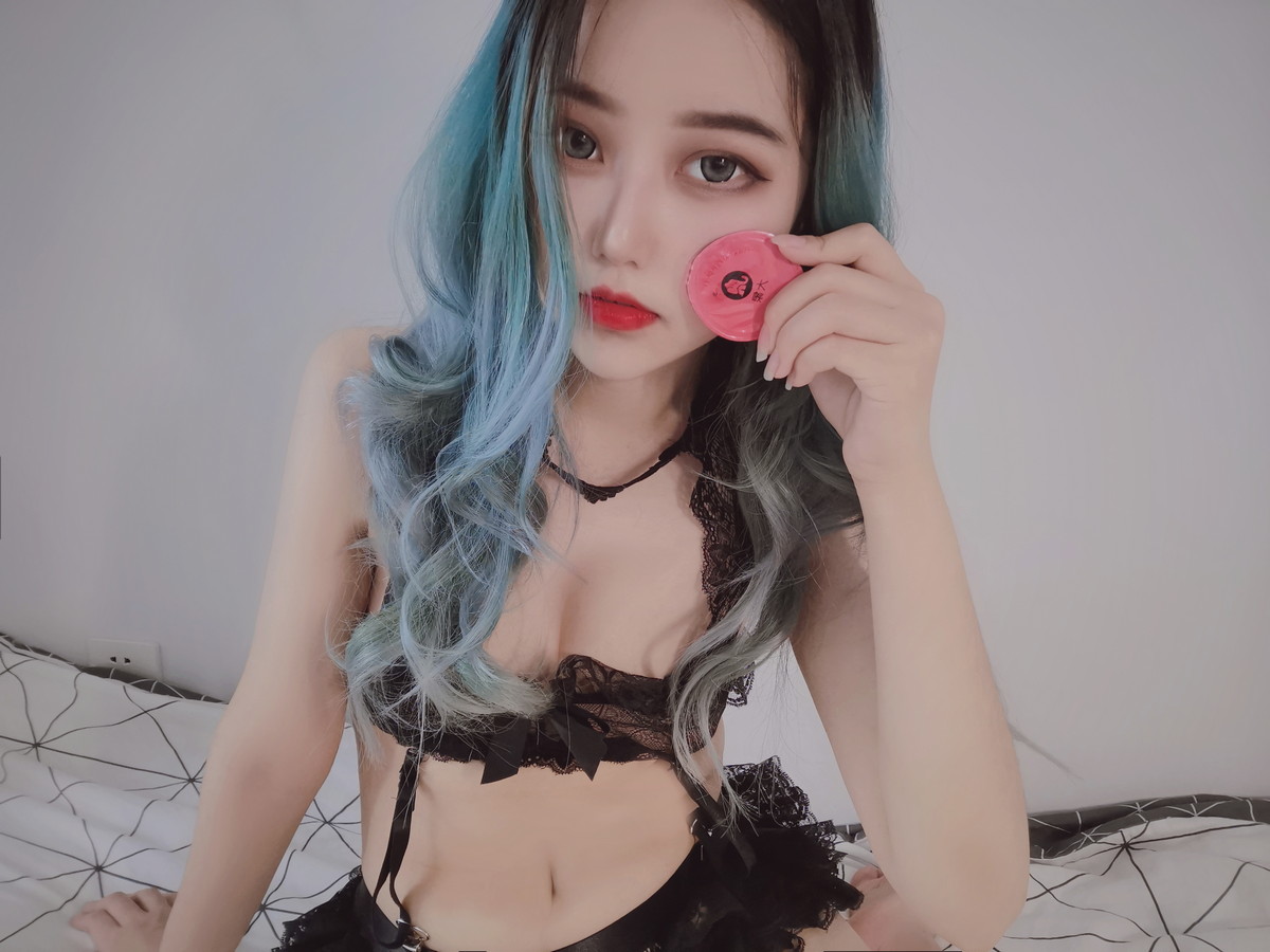 Xgyw.Net_网络美女Eloise软软小粉盒黑兔子主题居家私房性感黑色蕾丝情趣服饰惹火诱惑写真85P