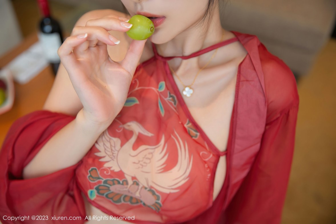 Xgyw.Net_XiuRen第6161期_模特熊小诺私房性感红色古装服配超薄肉丝秀曼妙身姿迷人写真79P