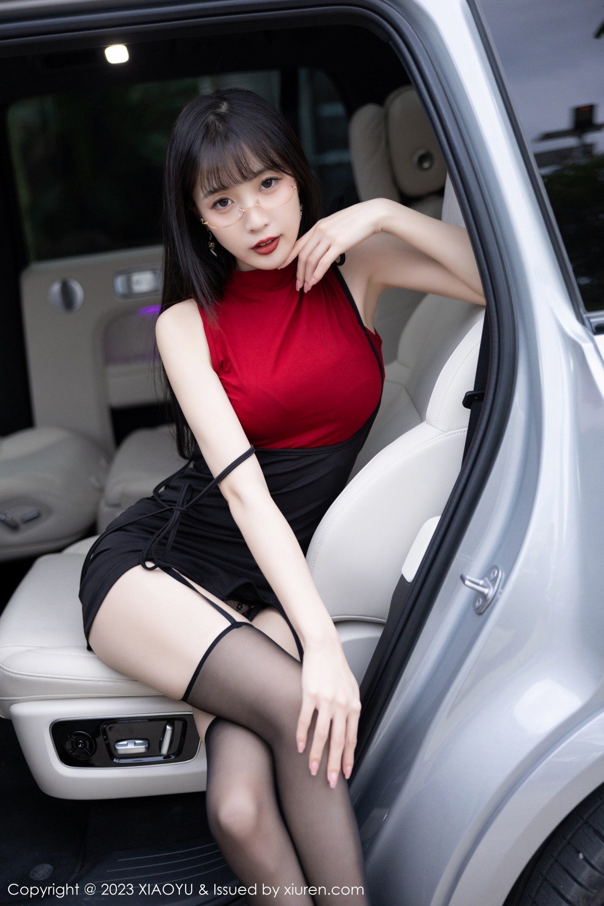 Xgyw.Net_[XiaoYu画语界]Vol.950_模特林星阑户外车拍性感黑色内衣配黑丝吊袜秀曼妙身姿诱惑写真85P