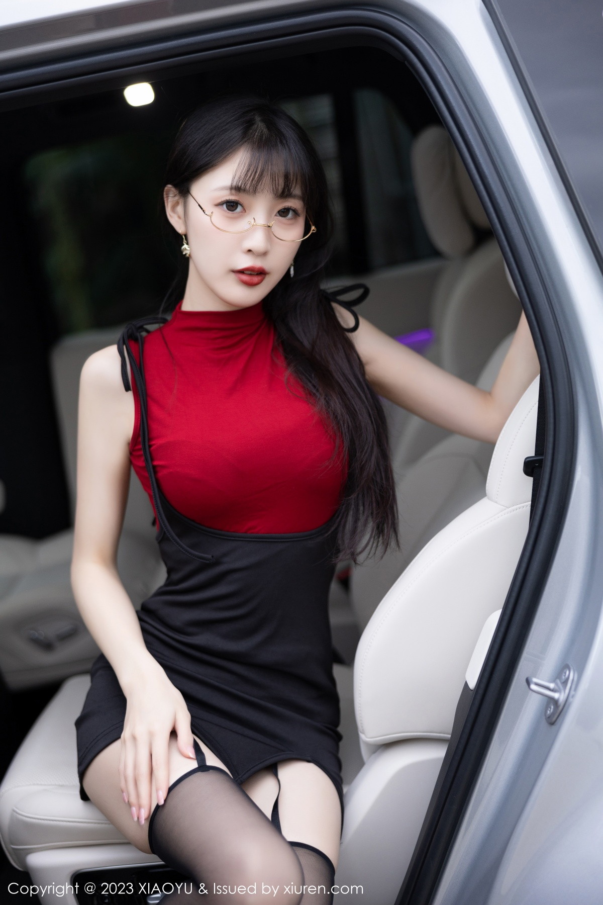 Xgyw.Net_[XiaoYu画语界]Vol.950_模特林星阑户外车拍性感黑色内衣配黑丝吊袜秀曼妙身姿诱惑写真85P