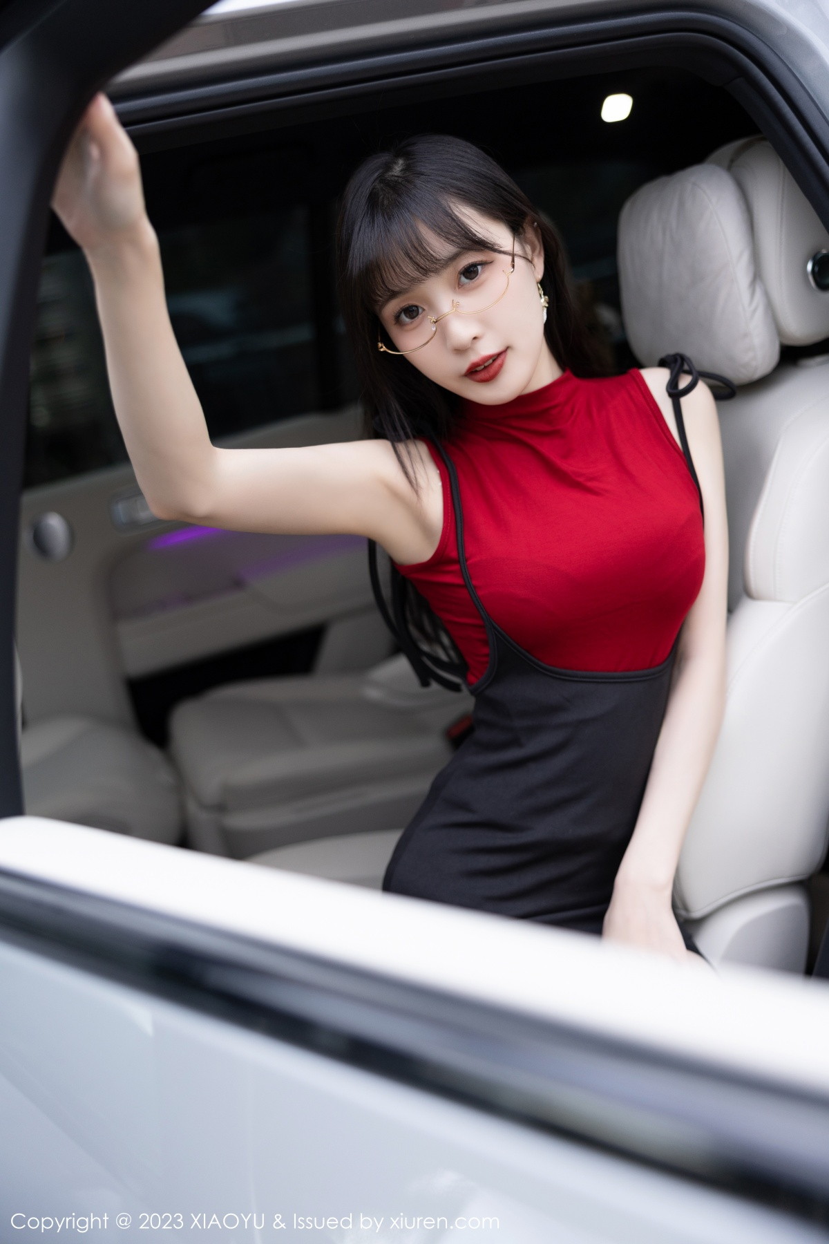Xgyw.Net_[XiaoYu画语界]Vol.950_模特林星阑户外车拍性感黑色内衣配黑丝吊袜秀曼妙身姿诱惑写真85P