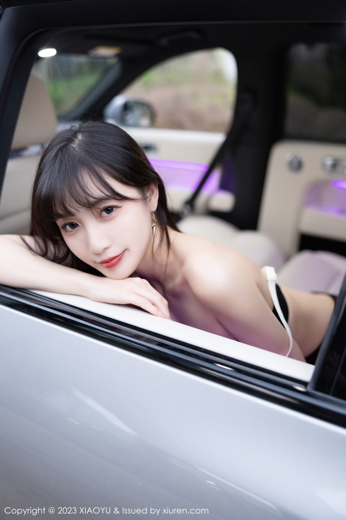 Xgyw.Net_[XiaoYu画语界]Vol.950_模特林星阑户外车拍性感黑色内衣配黑丝吊袜秀曼妙身姿诱惑写真85P