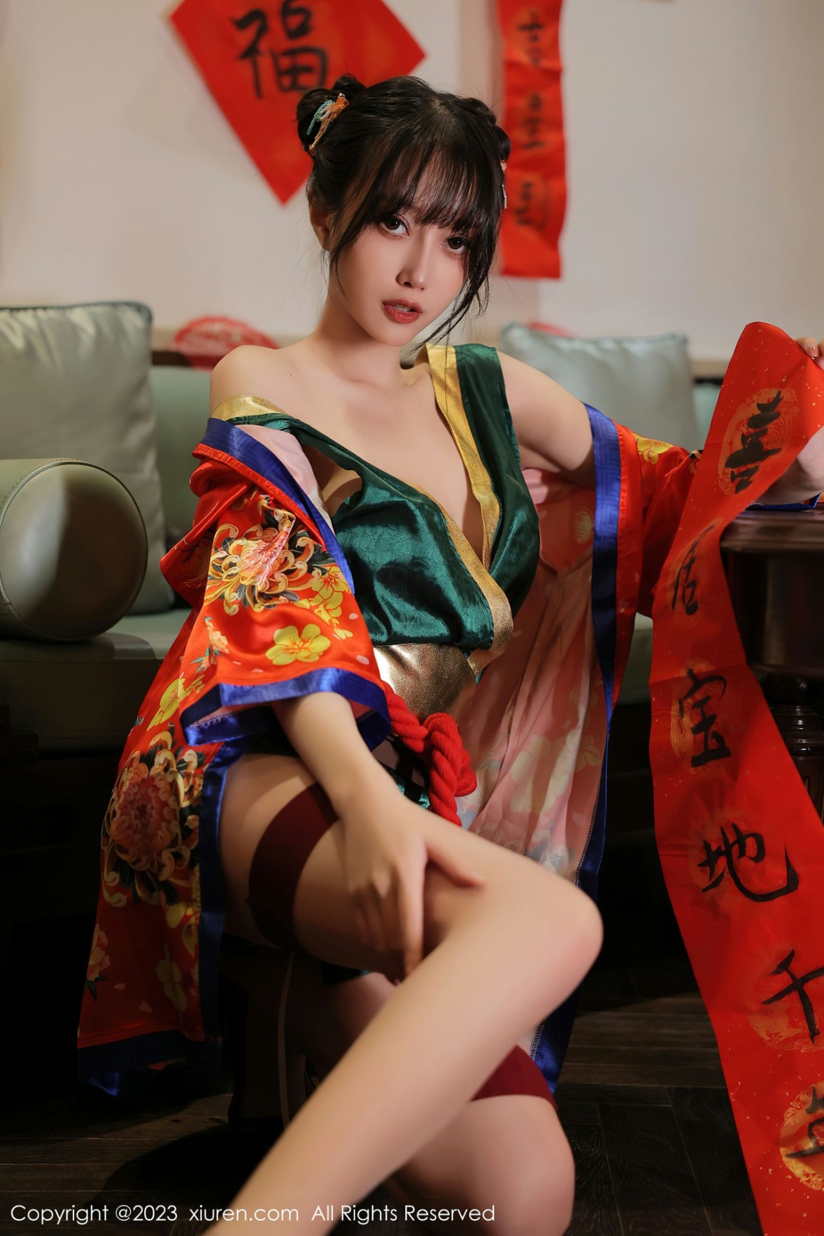 Xgyw.Net_XiuRen第6167期_模特玥儿玥新春主题私房半脱露曼妙身姿对联遮身撩人诱惑写真57P