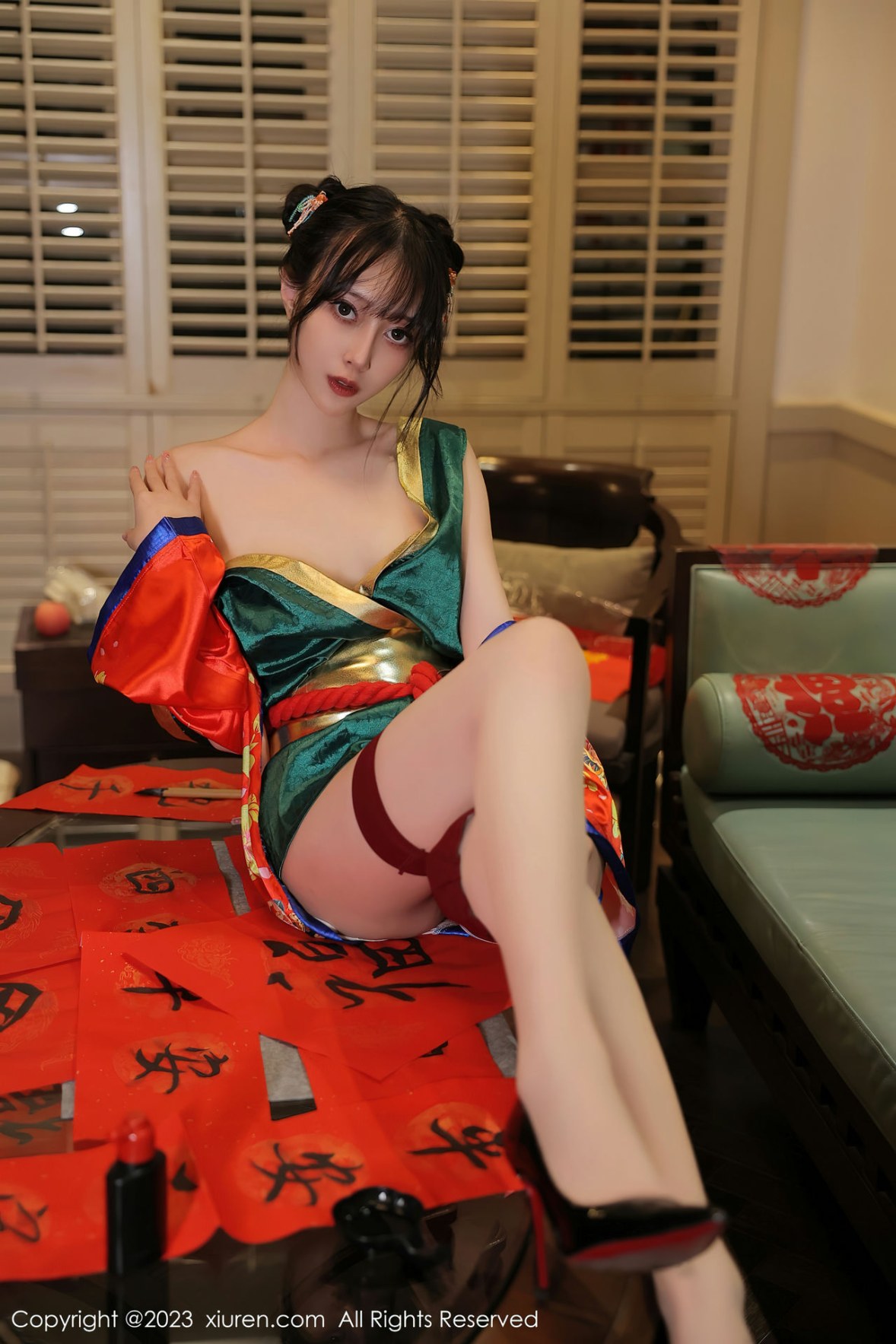 Xgyw.Net_XiuRen第6167期_模特玥儿玥新春主题私房半脱露曼妙身姿对联遮身撩人诱惑写真57P