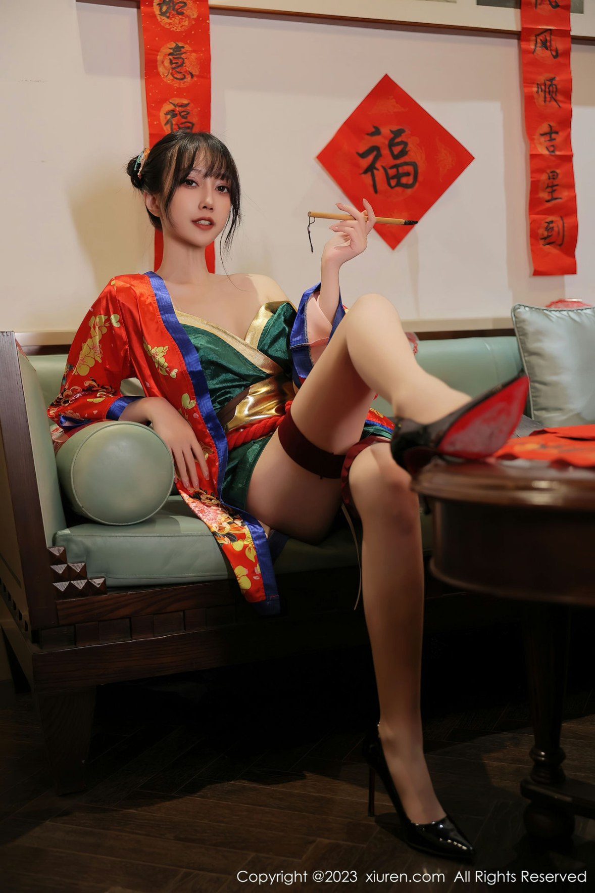 Xgyw.Net_XiuRen第6167期_模特玥儿玥新春主题私房半脱露曼妙身姿对联遮身撩人诱惑写真57P