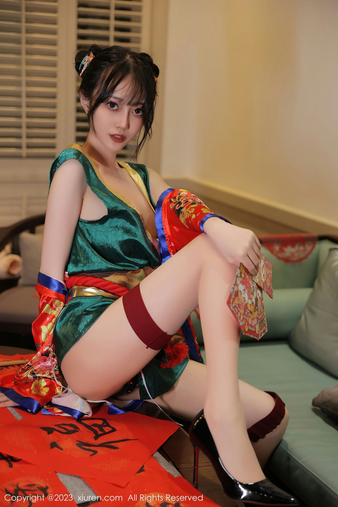 Xgyw.Net_XiuRen第6167期_模特玥儿玥新春主题私房半脱露曼妙身姿对联遮身撩人诱惑写真57P