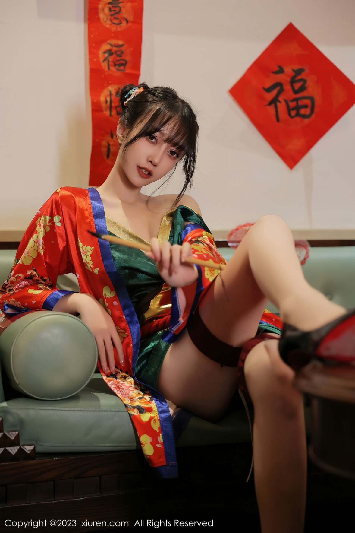 Xgyw.Net_XiuRen第6167期_模特玥儿玥新春主题私房半脱露曼妙身姿对联遮身撩人诱惑写真57P