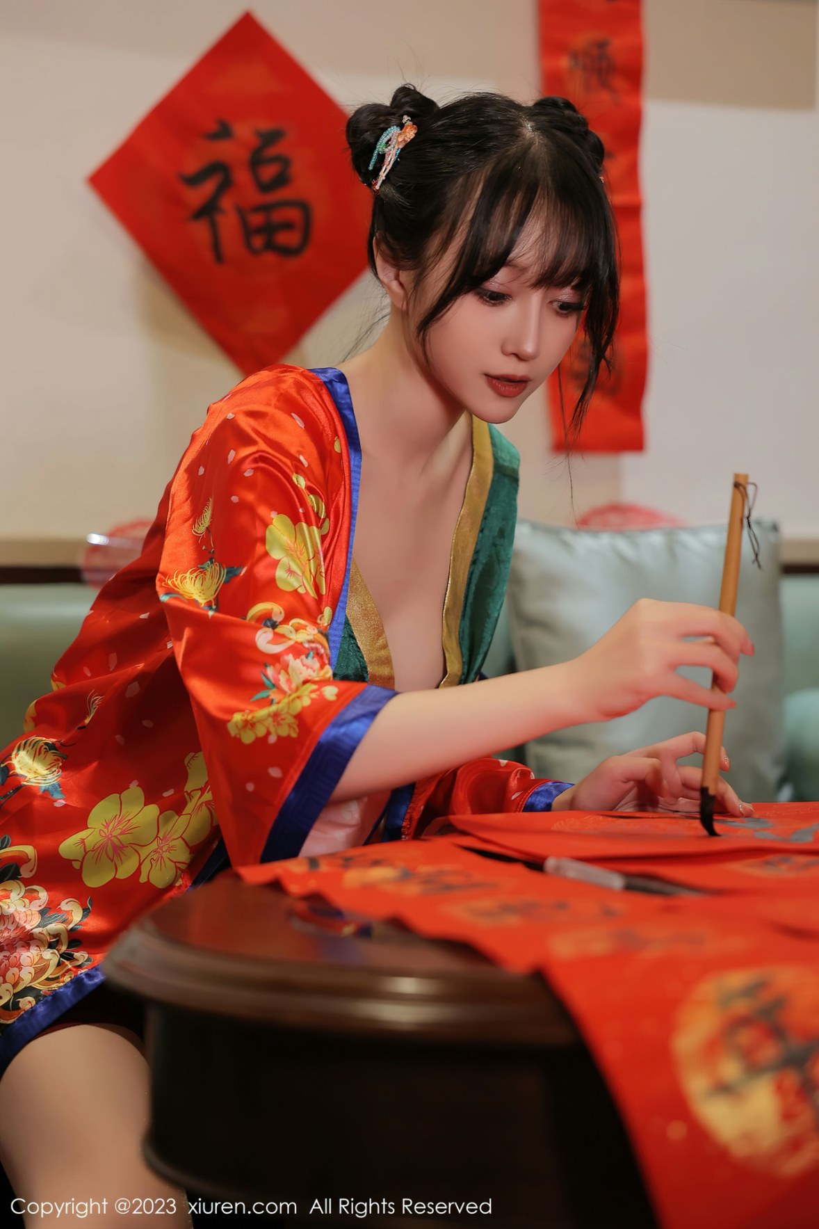 Xgyw.Net_XiuRen第6167期_模特玥儿玥新春主题私房半脱露曼妙身姿对联遮身撩人诱惑写真57P