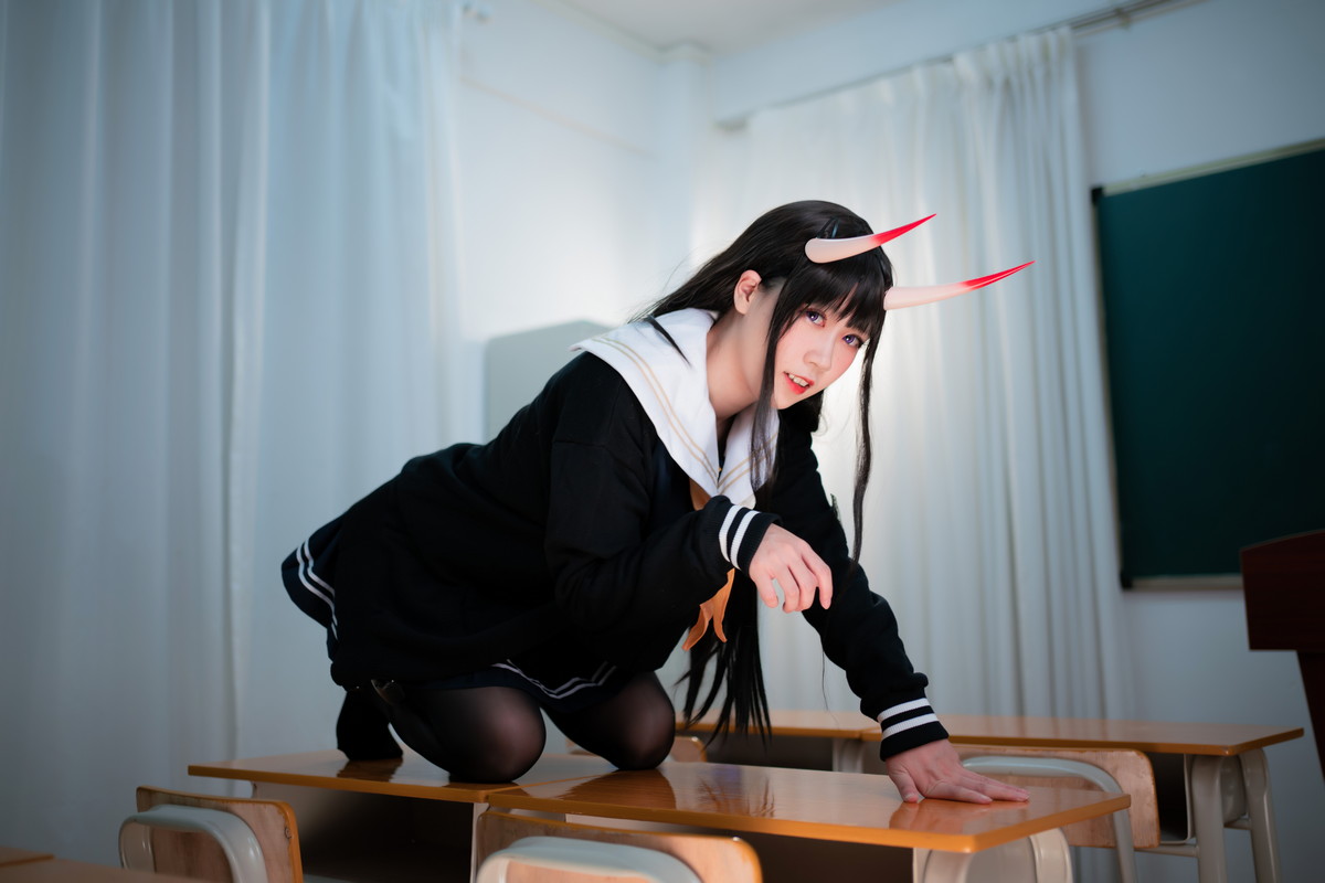 Xgyw.Net_Corer美女流年不停_w能代主题性感学生制服半撩露超薄黑丝秀蕾丝内裤诱惑写真36P