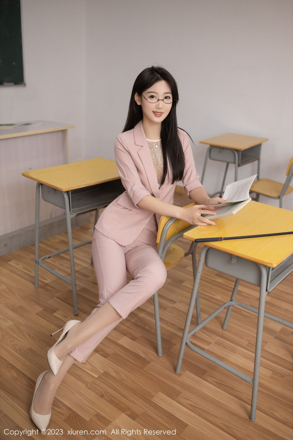 Xgyw.Net_XiuRen第6179期_模特唐安琪教师角色扮演性感轻透内衣配开档肉丝迷人诱惑写真82P