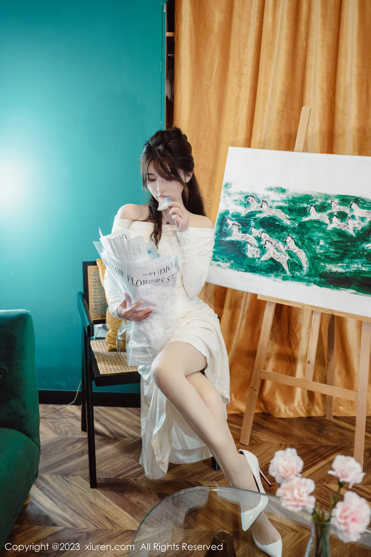 Xgyw.Net_XiuRen第6182期_模特婠婠么脱白色连衣长裙露蕾丝内衣配开档白丝迷人诱惑写真79P