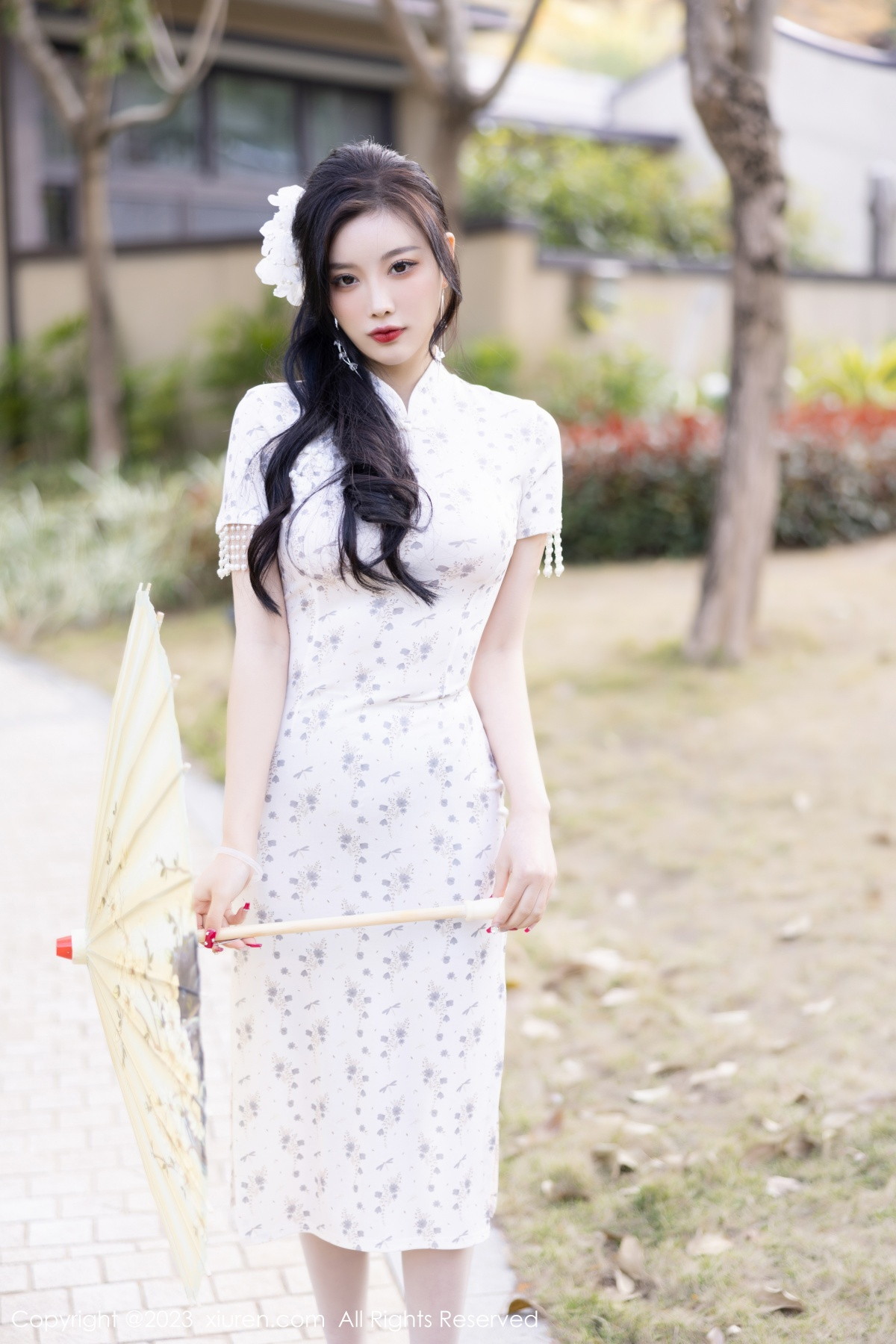 Xgyw.Net_XiuRen第6186期_女神杨晨晨Yome白色带图案旗袍露性感灰色内衣完美诱惑写真86P