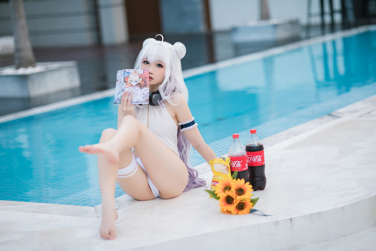 Xgyw.Net_网络美女焖焖碳恶毒泳衣主题泳池边沙滩上性感白色泳衣秀完美身材迷人写真37P