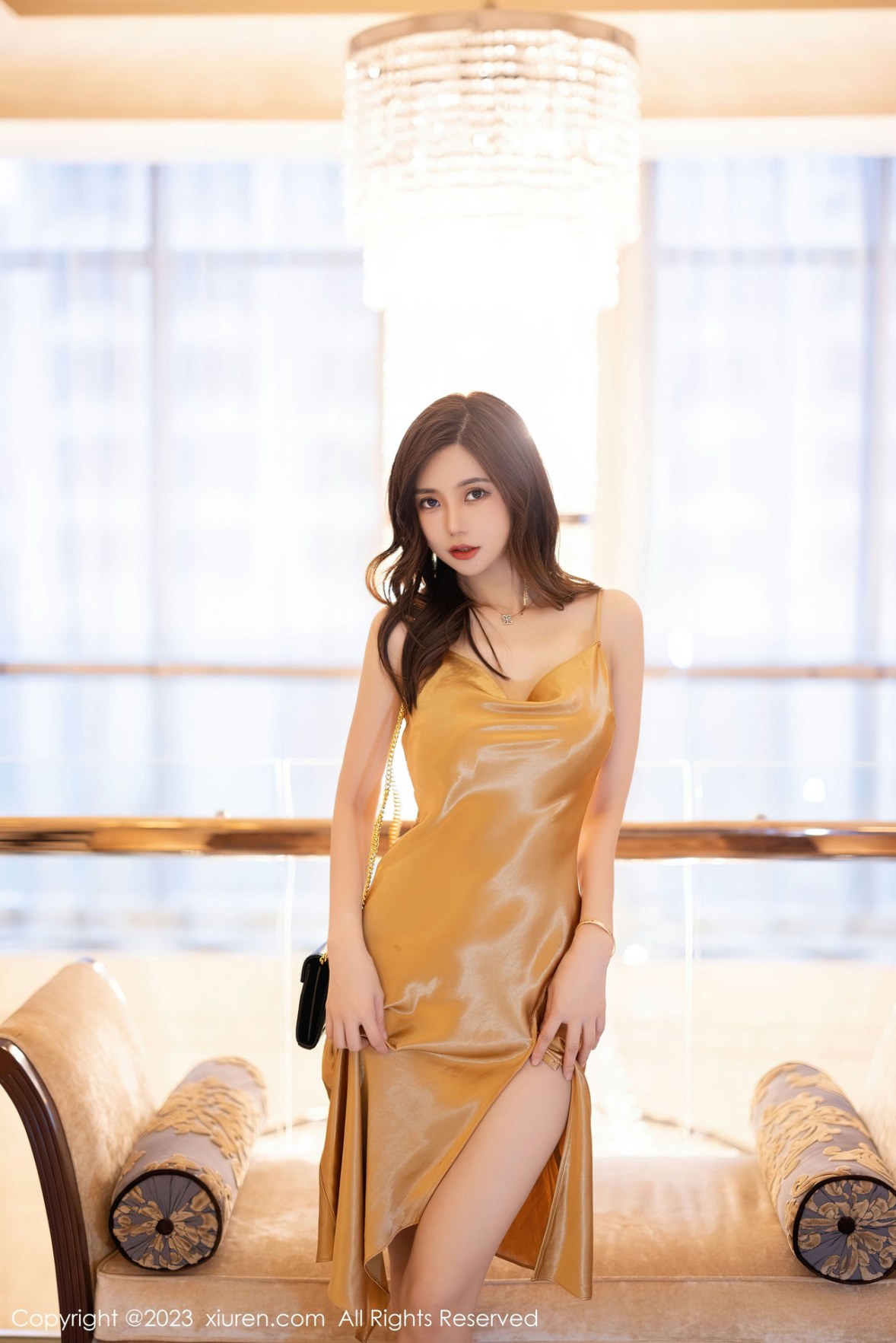 Xgyw.Net_XiuRen第6169期_女神绮里嘉ula性感土黄吊带长裙半撩秀翘臀美腿迷人诱惑写真102P