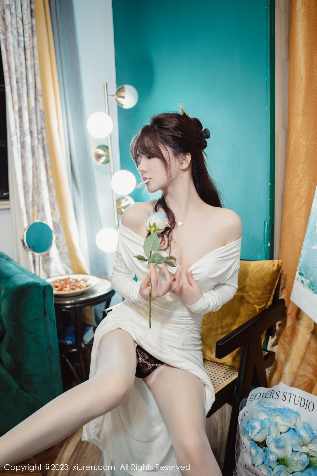 Xgyw.Net_XiuRen第6182期_模特婠婠么脱白色连衣长裙露蕾丝内衣配开档白丝迷人诱惑写真79P