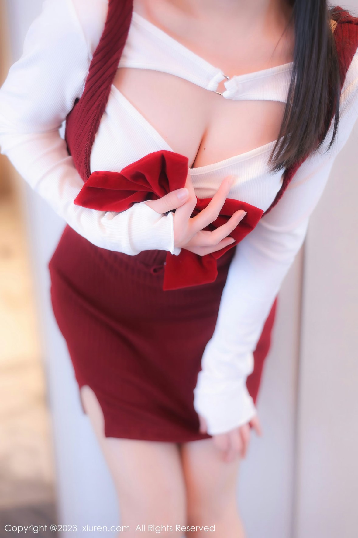 Xgyw.Net_XiuRen第6168期_模特婠婠么新春主题私房床上脱低胸服饰秀绝美身材迷人诱惑写真84P