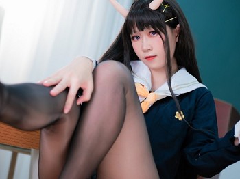 Corer青春美女流年不停_w能代主题性感学姐工作服半撩露超薄黑色丝袜秀蕾丝内裤骚扰写真36P